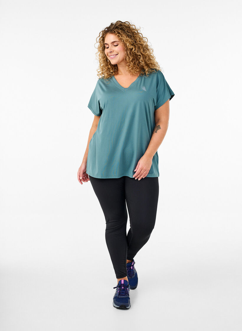 Losvallend sport T-shirt met V-hals, North Atlantic, Model