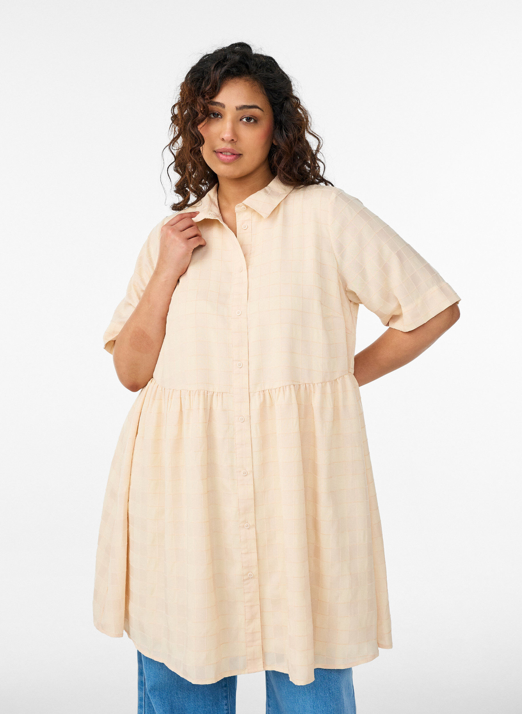 Korte overhemdjurk met een geruite textuur en 1/2 mouwen, Geel, Model