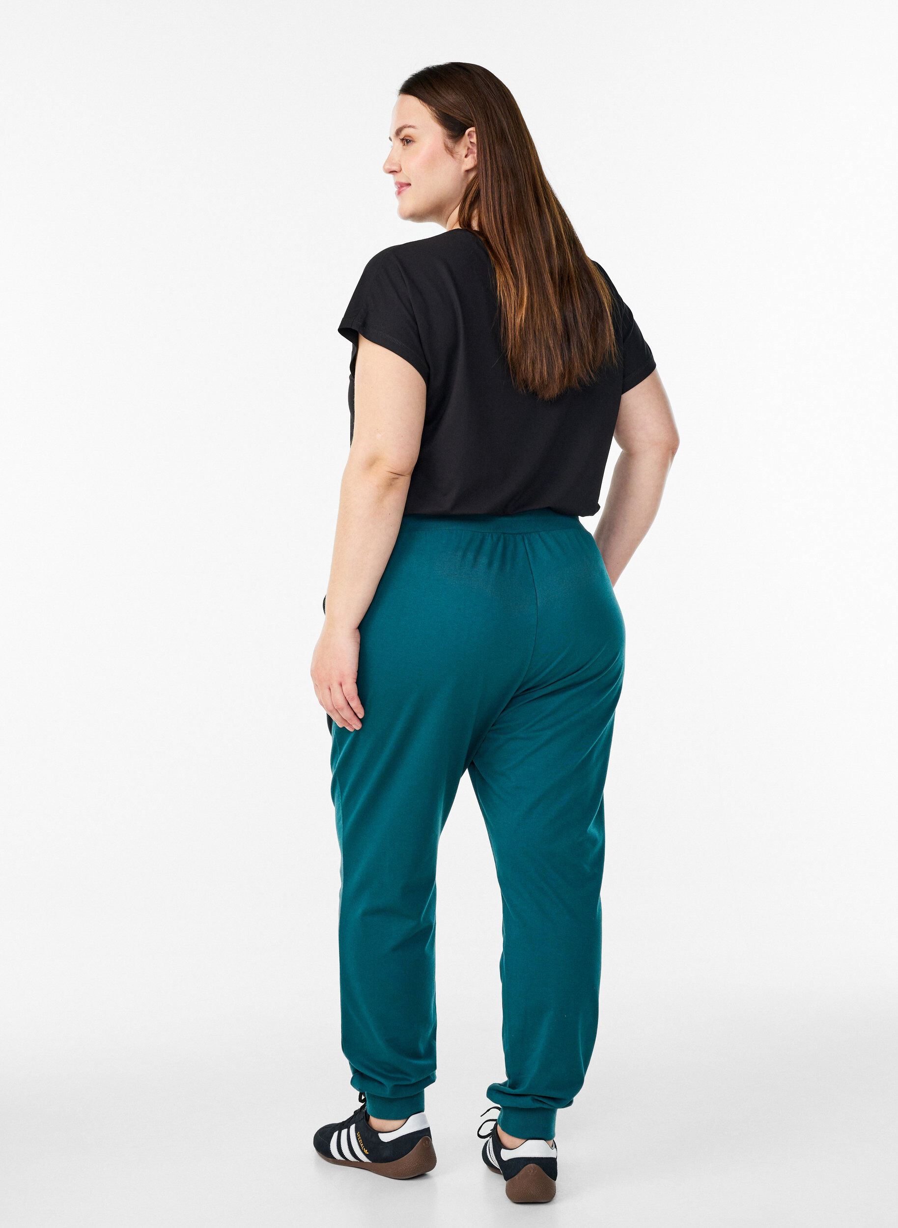 Zizzi Pantalon de sport ample avec des poches, Vert, Model image number 2