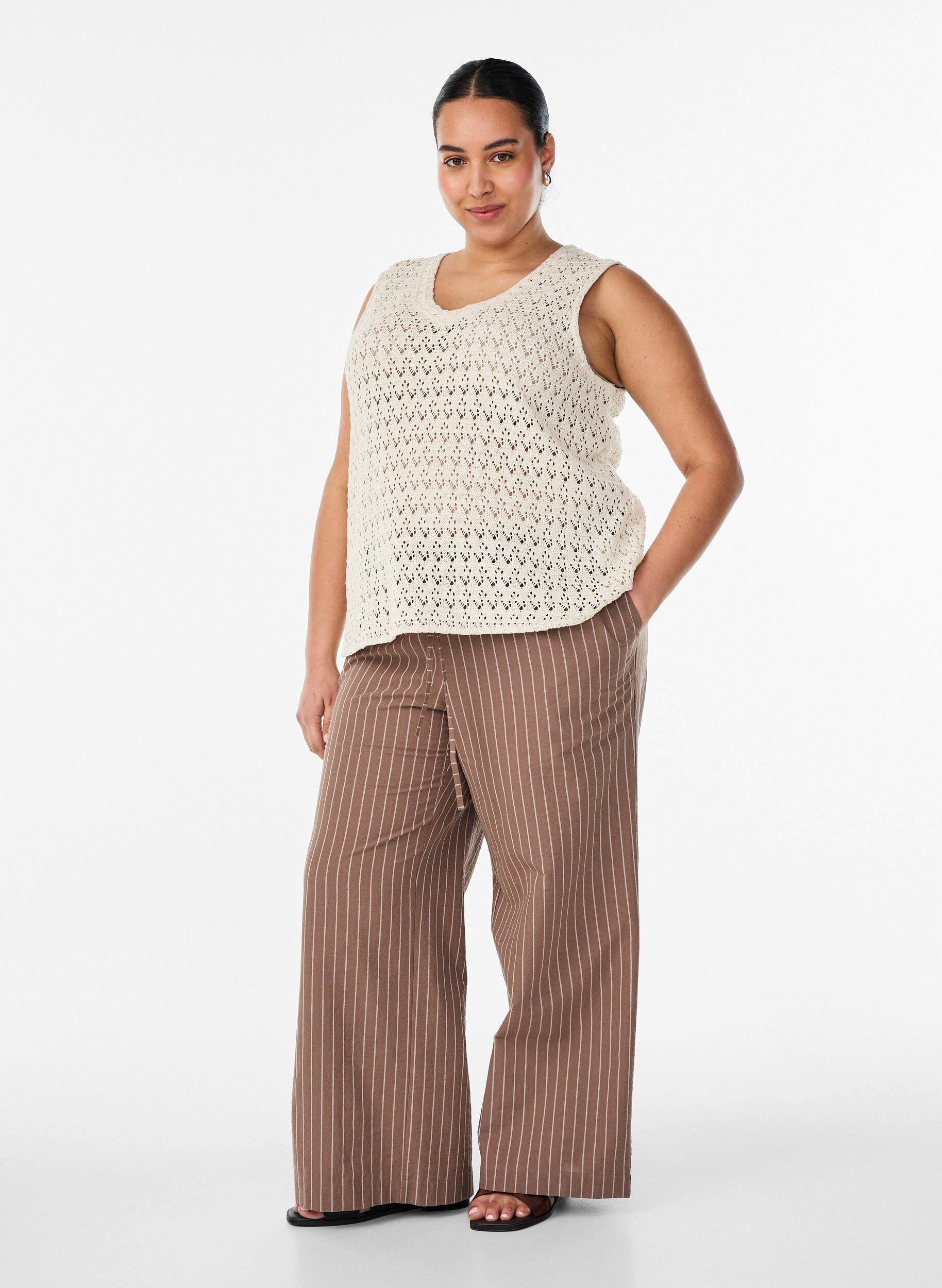 Losse broek met hoge taille en zakken, Bruin, Model