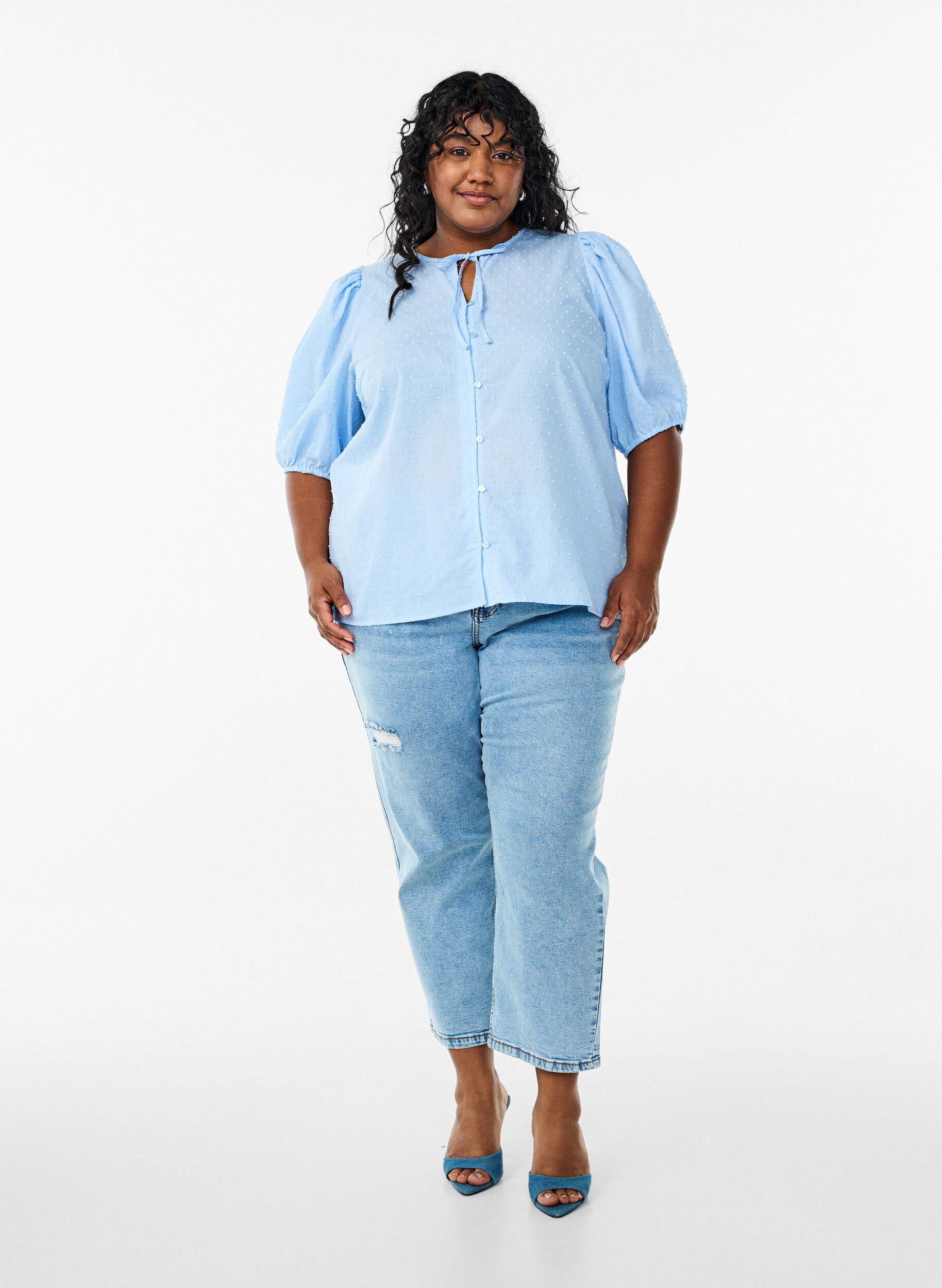 ZizziShirtblouse met strikkoord en gestippelde textuur, Blauw, Model image number 1