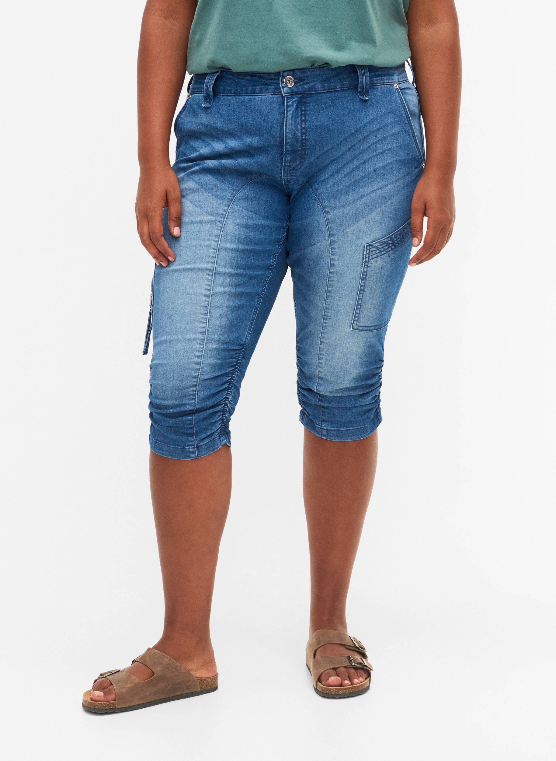 ZizziSlim fit capri jeans met zakken, Blauw, Model image number 4