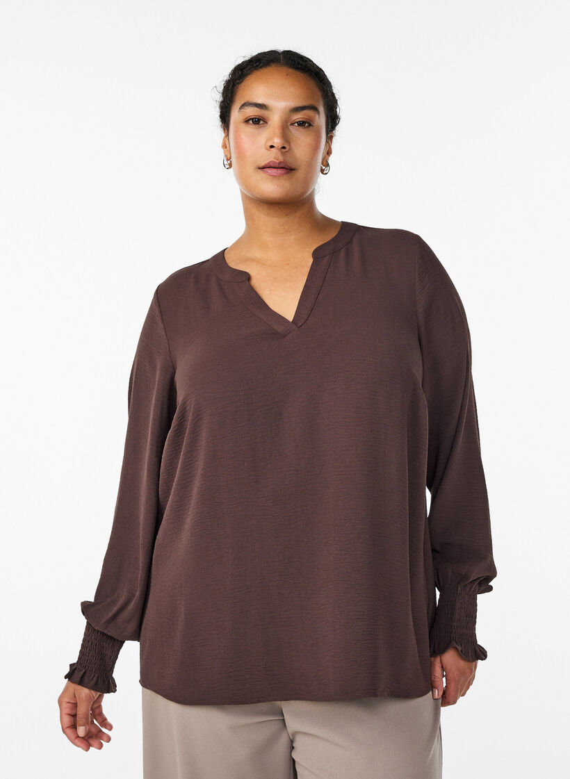 Blouse met smockmanchetten en V-hals, Bruin, Model image number 0