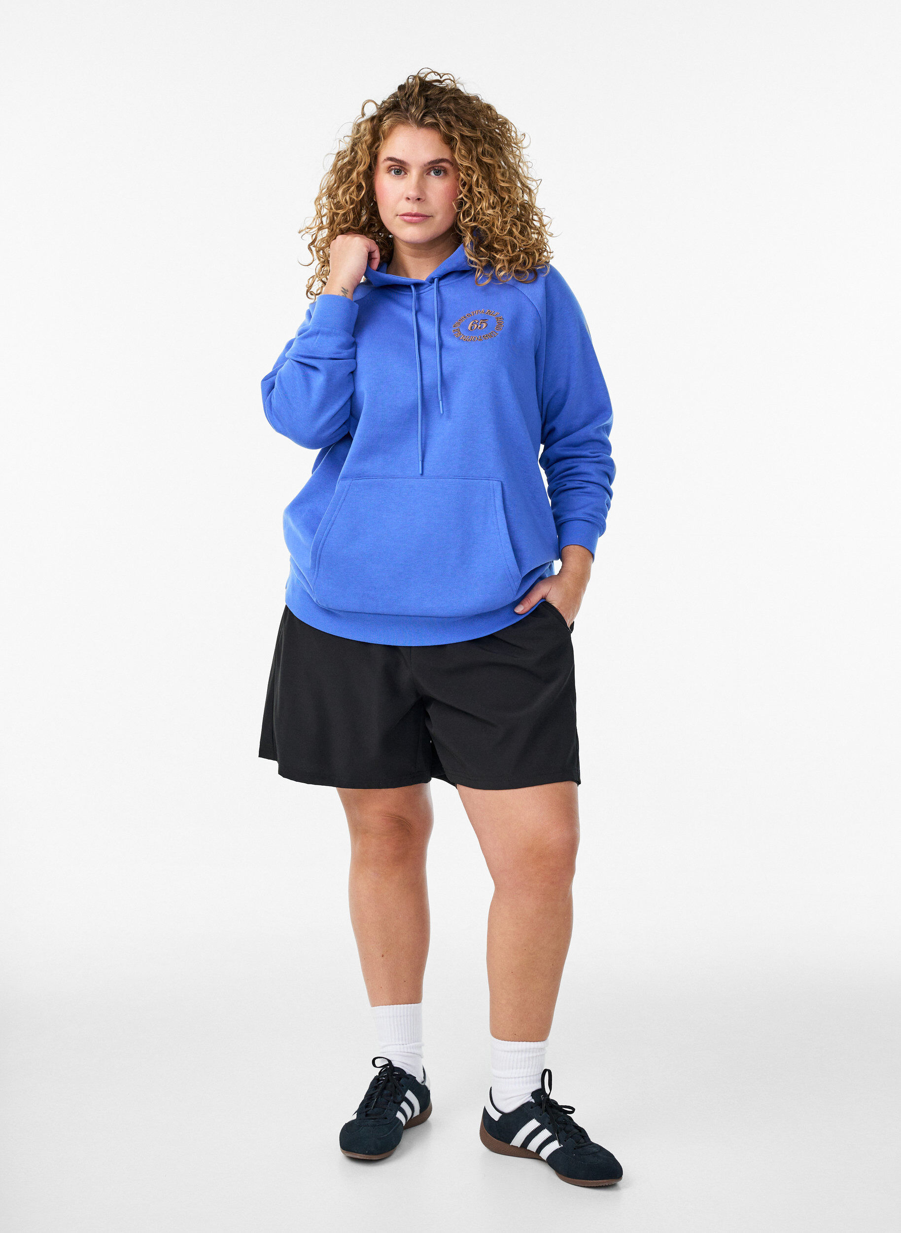 ZizziHoodie met geborduurd frontmotief, Blauw, Model image number 1