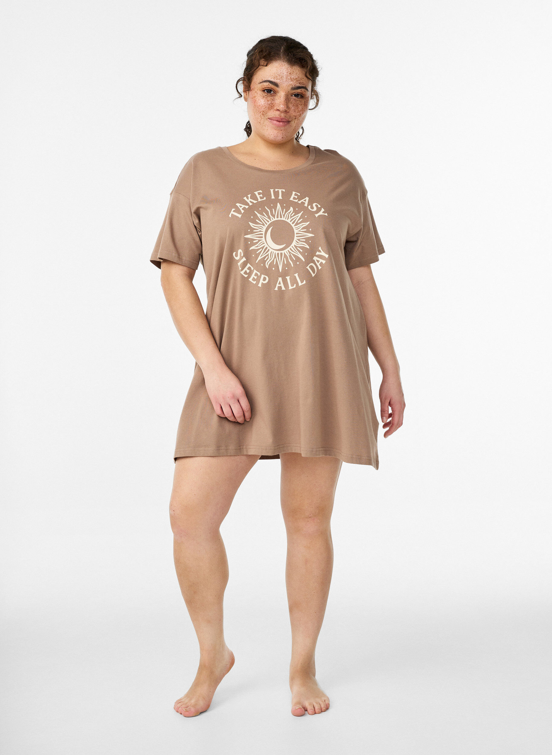 ZizziLang nachthemd-T-shirt in biologisch katoen met print, Beige, Model image number 1