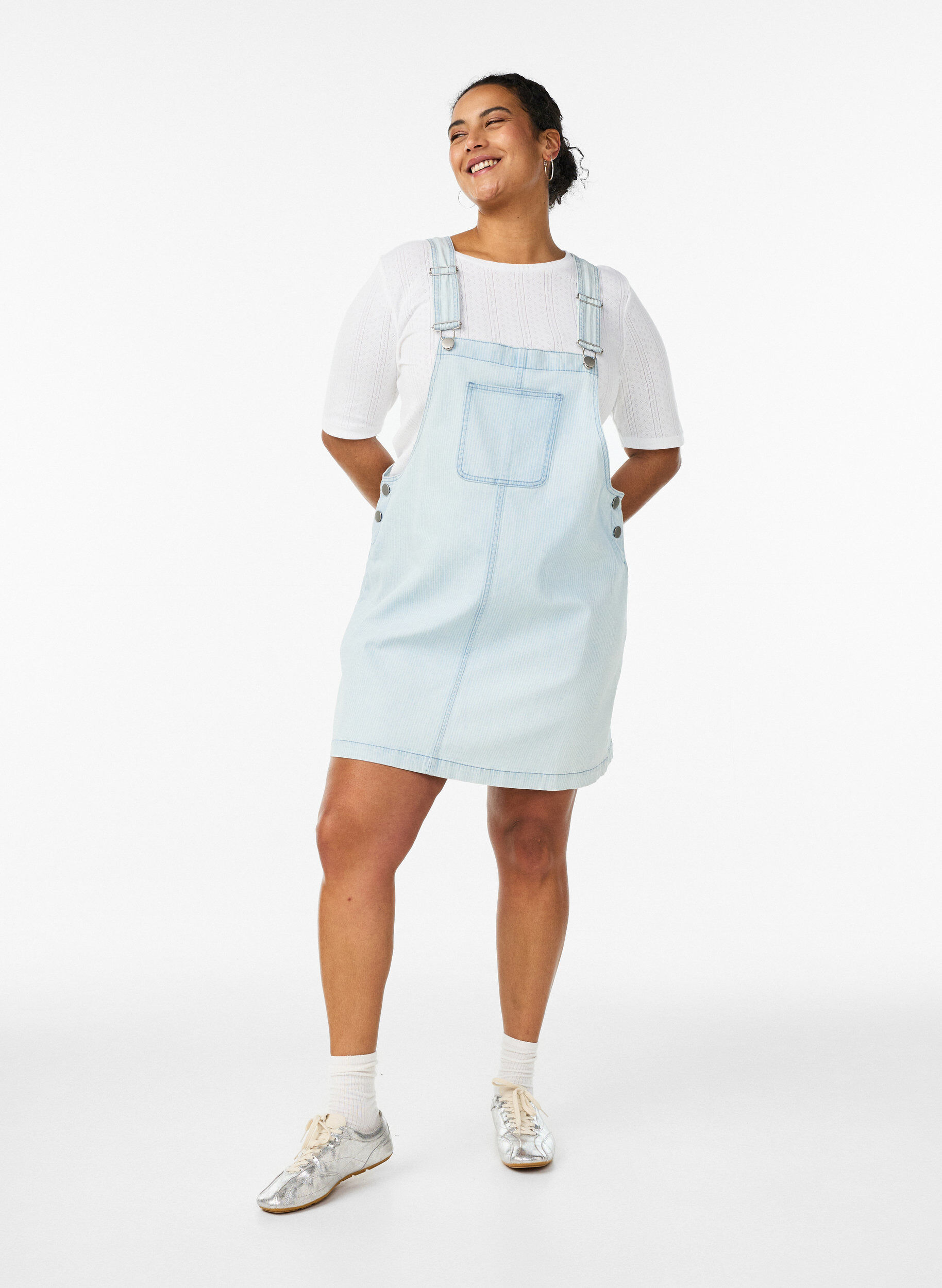 ZizziKorte denim overall jurk in gestreept katoen, Blauw, Model image number 1