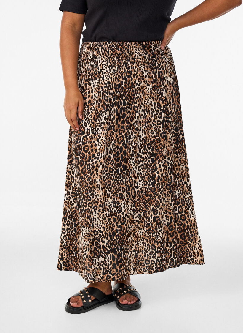 Maxi rok in viscose met smokwerk, Bruin, Model image number 2