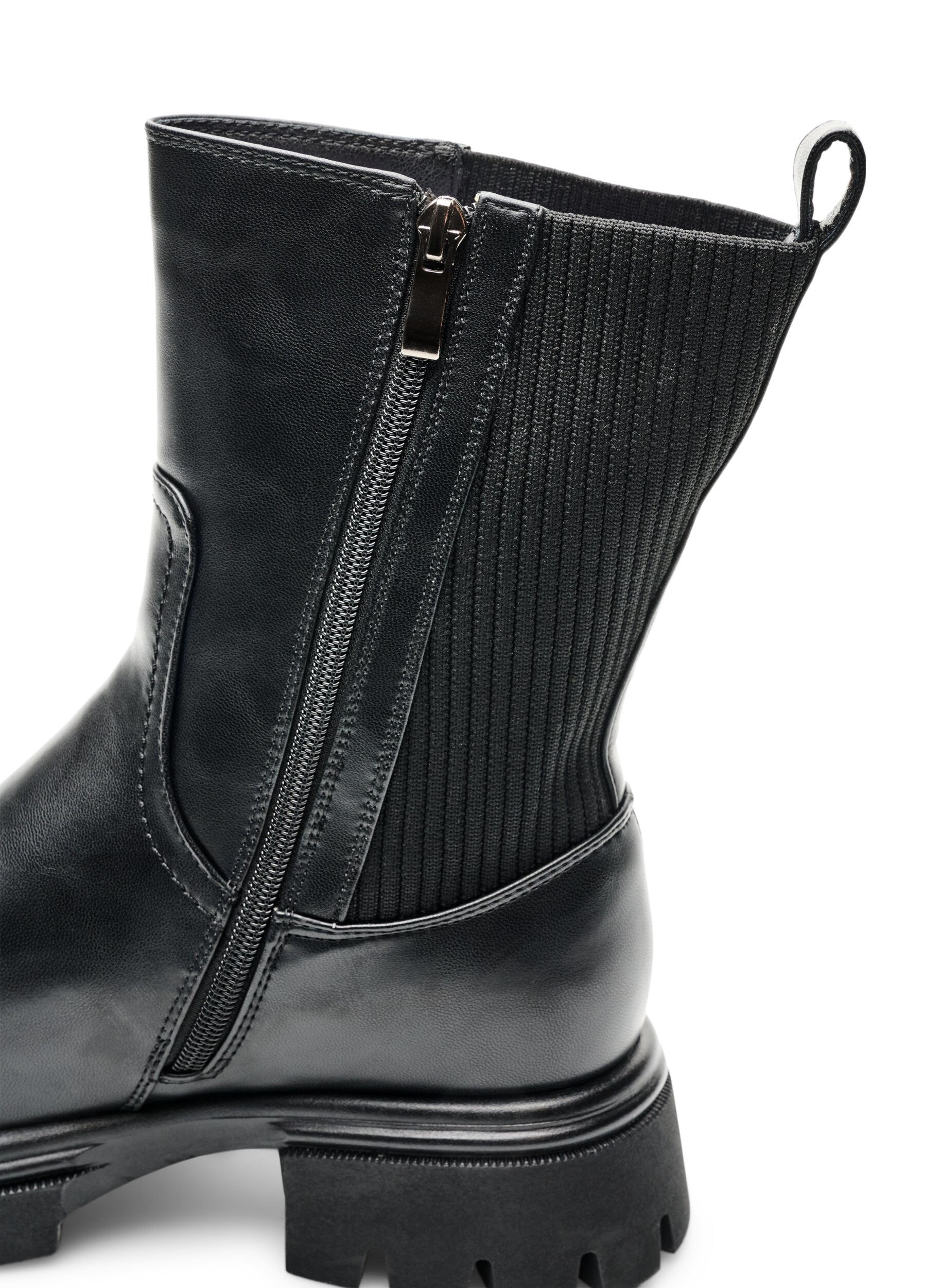 ZizziChelsea boot met een chunky zool en geribde panelen, Zwart, Packshot image number 3