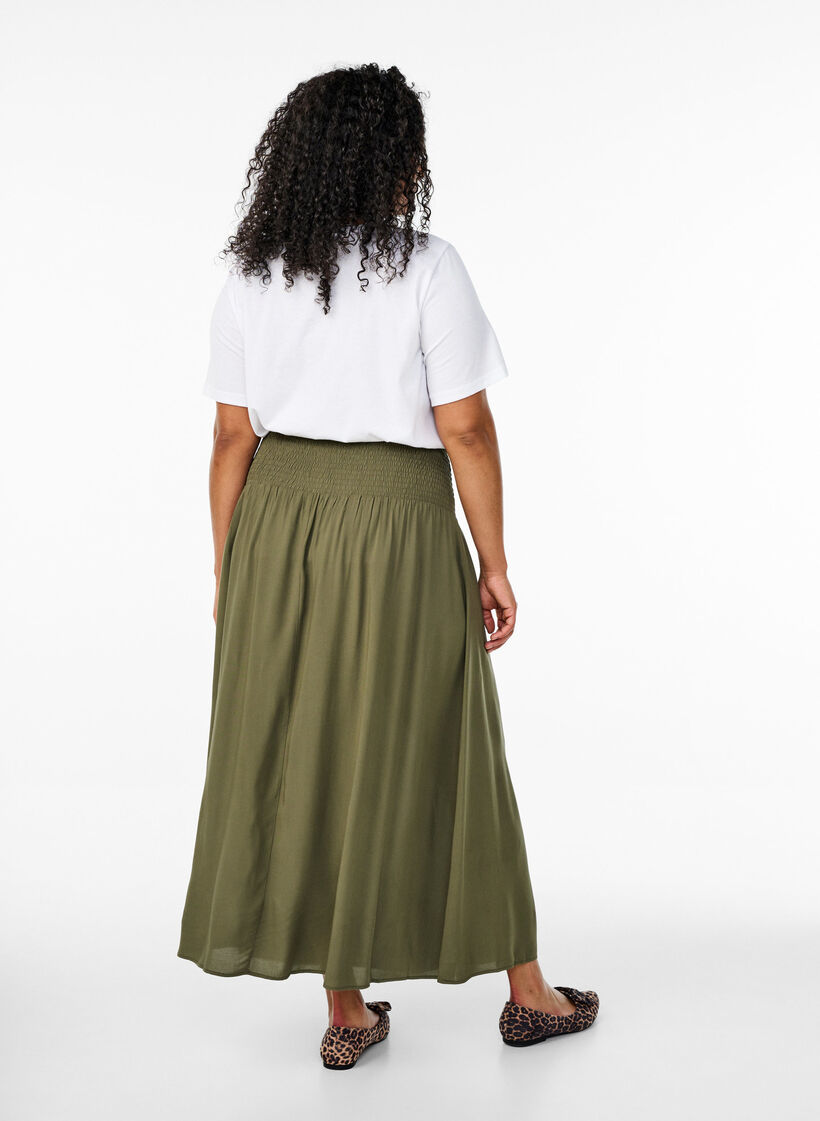 FLASH - Maxi rok in viscose met smokwerk, Kalamata, Model