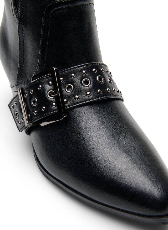 Wide fit - Leren enkellaars met riem en studs, Black, Packshot