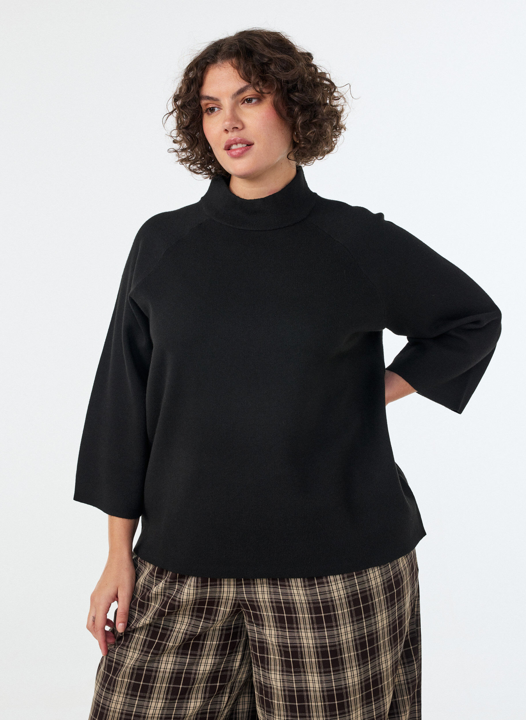 Gebreide blouse van een viscosemix met col, Zwart, Model