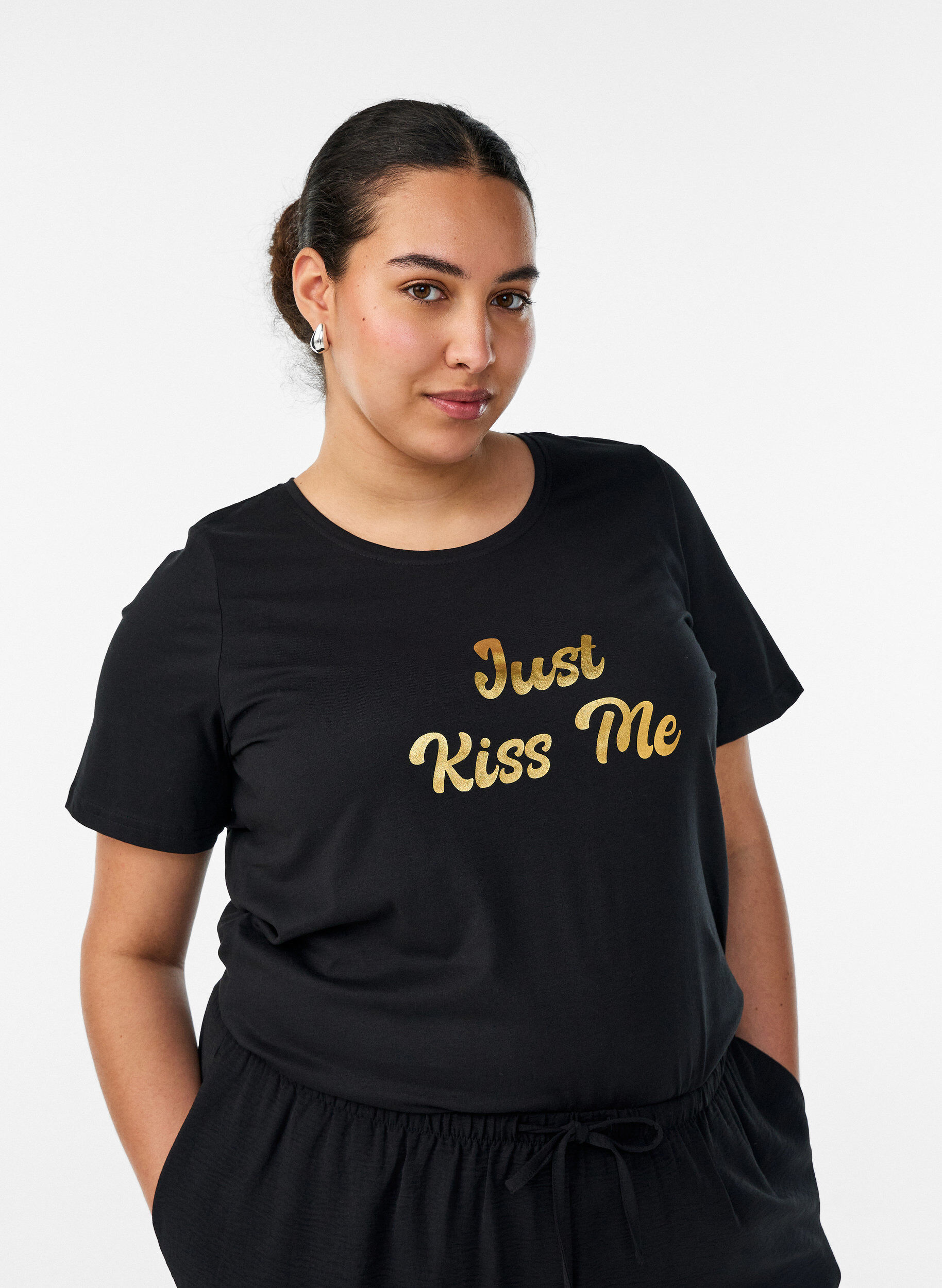 T-shirt met motief, Zwart, Model