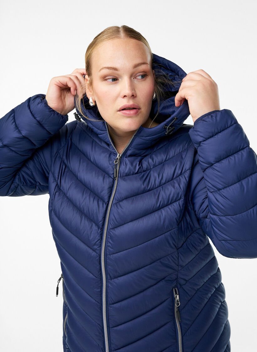 Gewatteerd lichtgewicht jack met capuchon, Blauw, Model image number 3