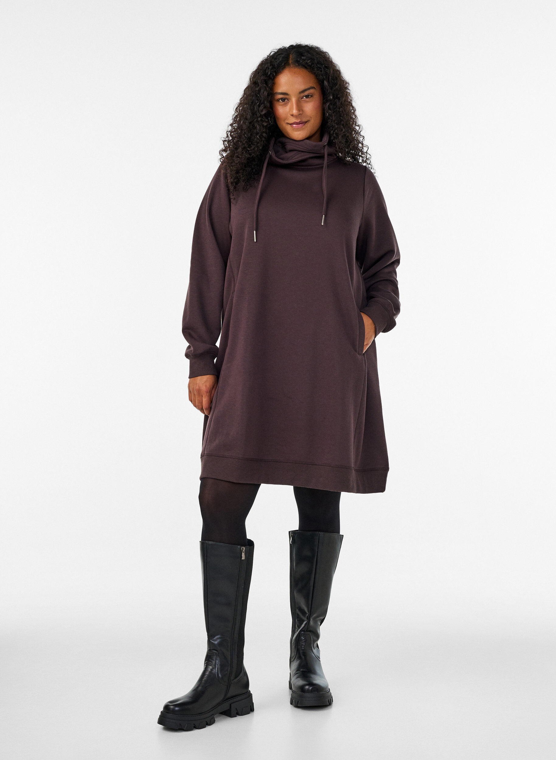 ZizziKort sweatshirt jurk met hoge kraag en zakken, Bruin, Model image number 1