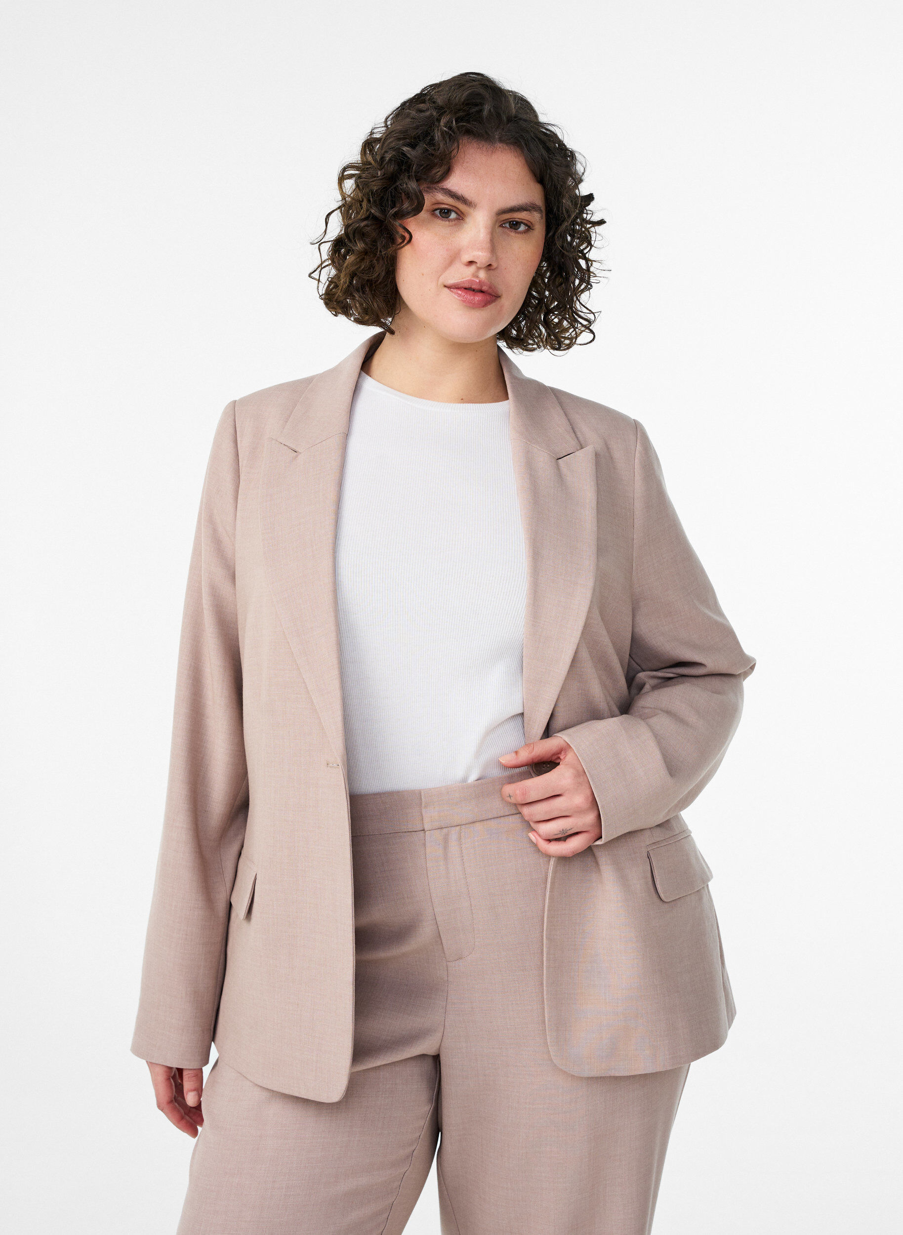 Klassieke blazer met knoopsluiting en zakken, Beige, Model