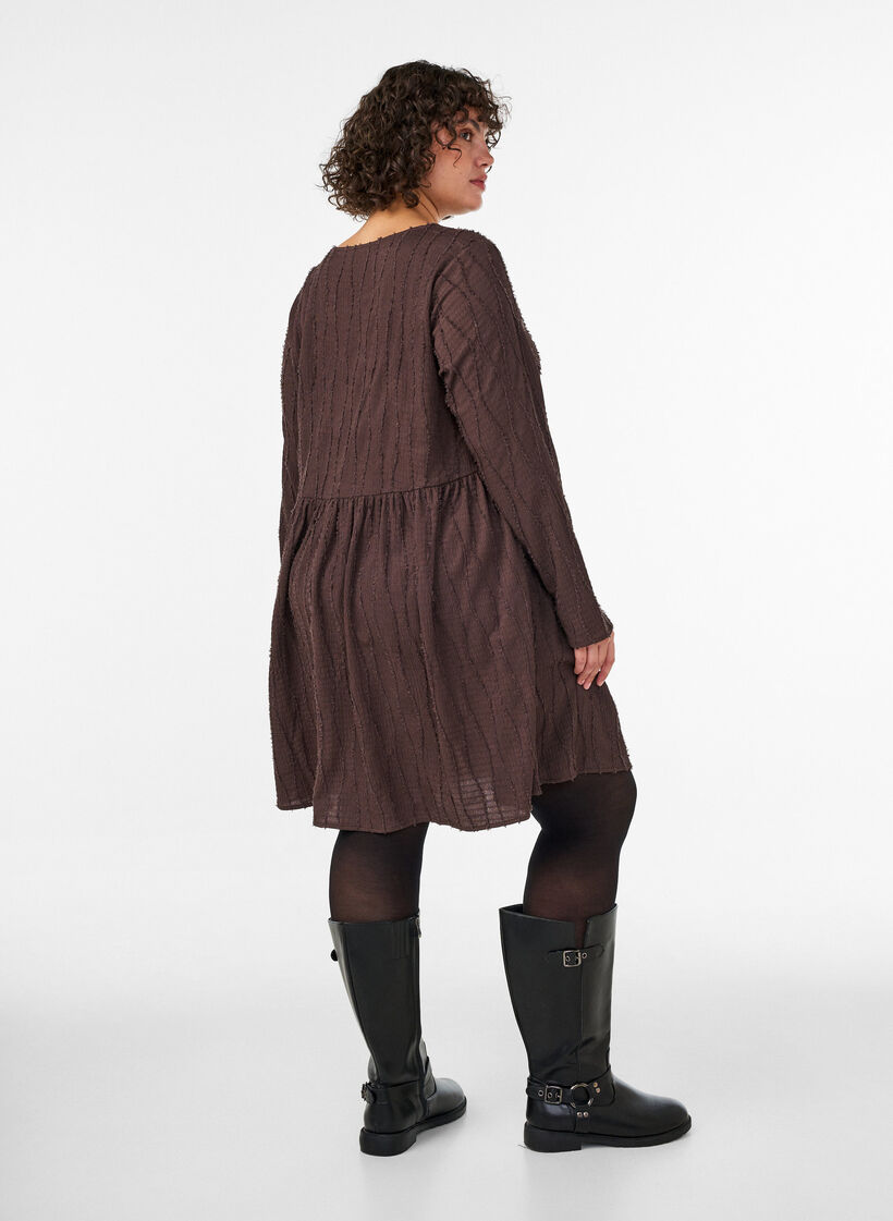 Korte jerseyjurk met een golvend textuurpatroon, Bruin, Model image number 2