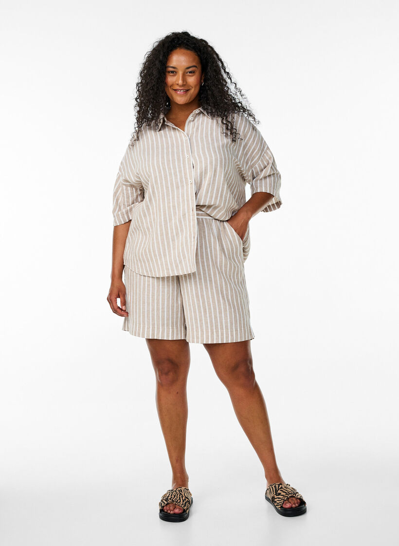 Gestreepte korte broek van linnen en viscose, S.Taupe White Stripe, Model