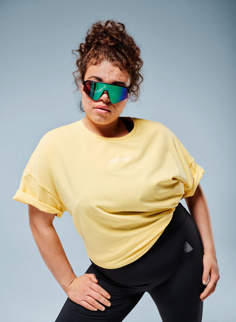 T-shirt van biologisch katoen met klein frontmotief, Geel, Image