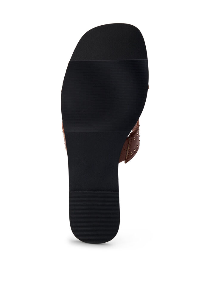 Platte instappers met brede pasvorm en studs, Friar Brown, Packshot