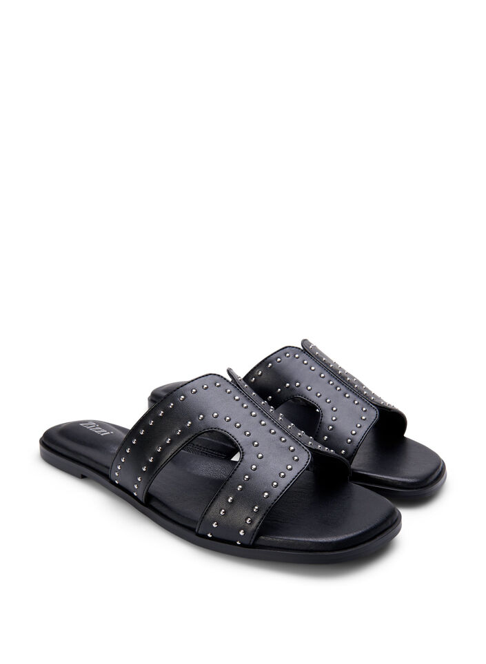 Platte instappers met brede pasvorm en studs, Black, Packshot