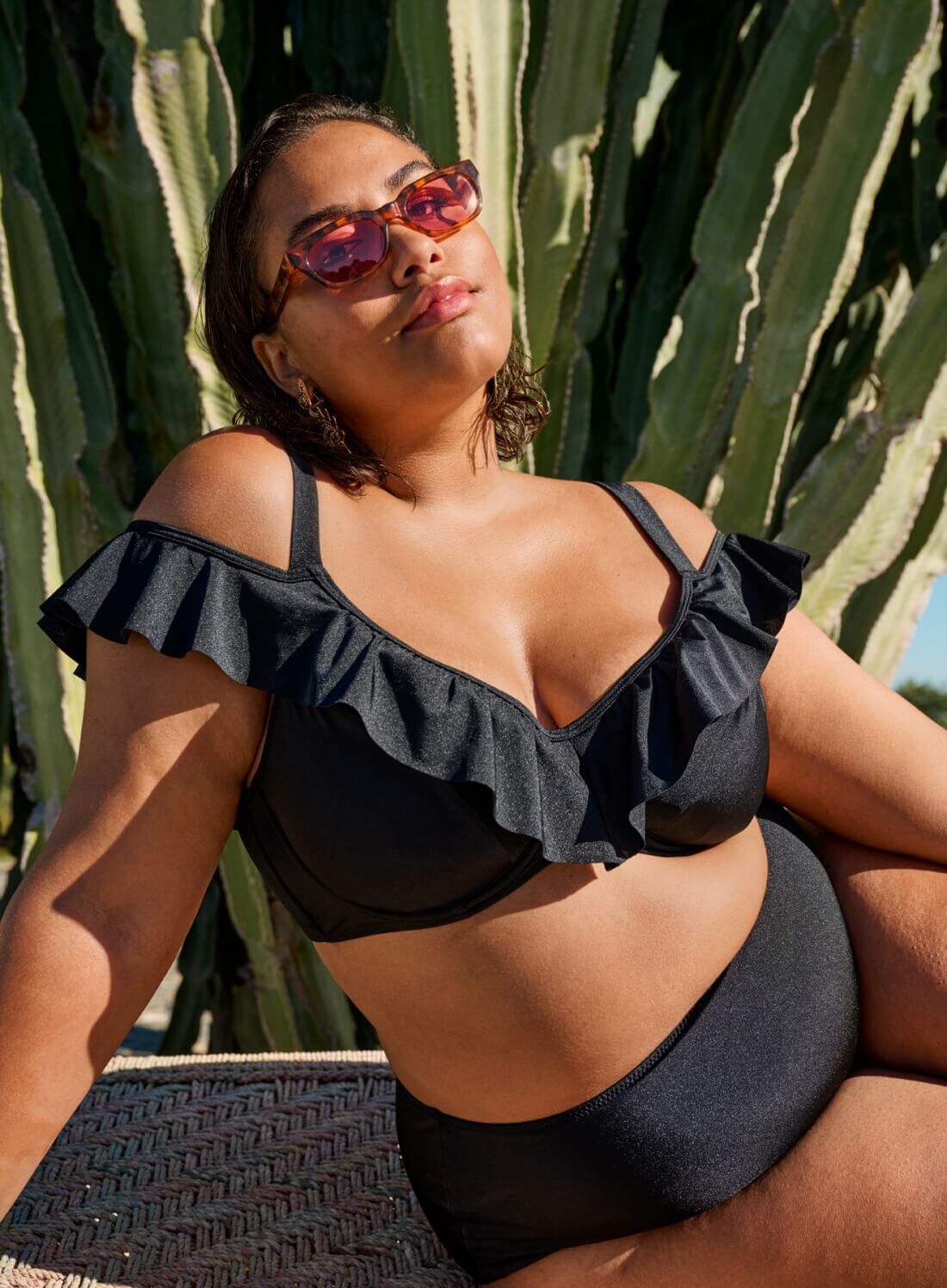 Bikinitop met ruches, , Model