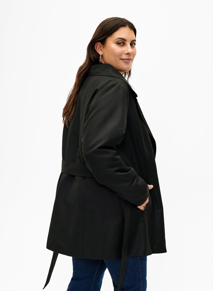 Korte trenchcoat met riem, Black, Model
