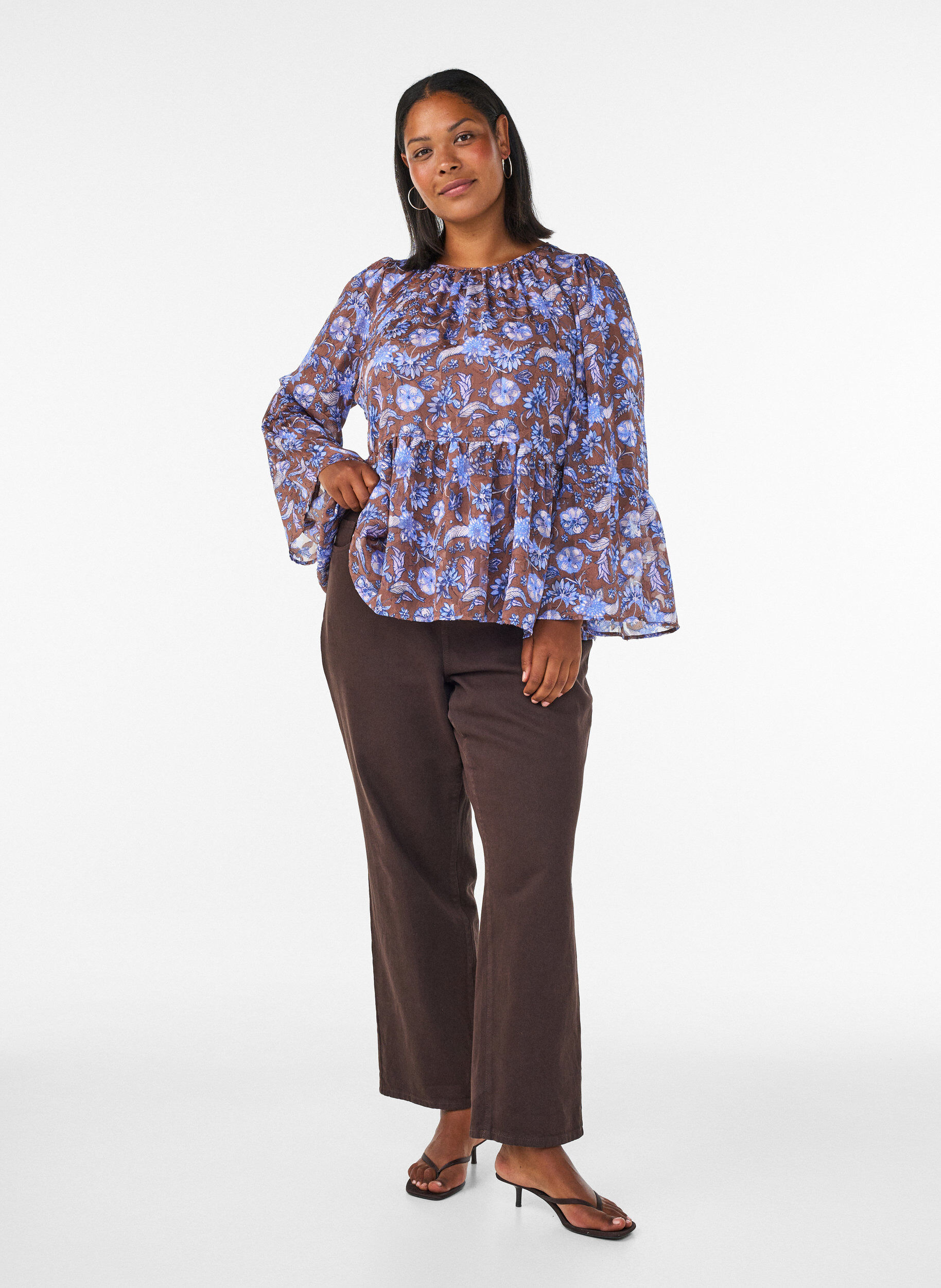 ZizziBlouse met bloemenprint en ruches aan de mouwen, Bruin, Model image number 1