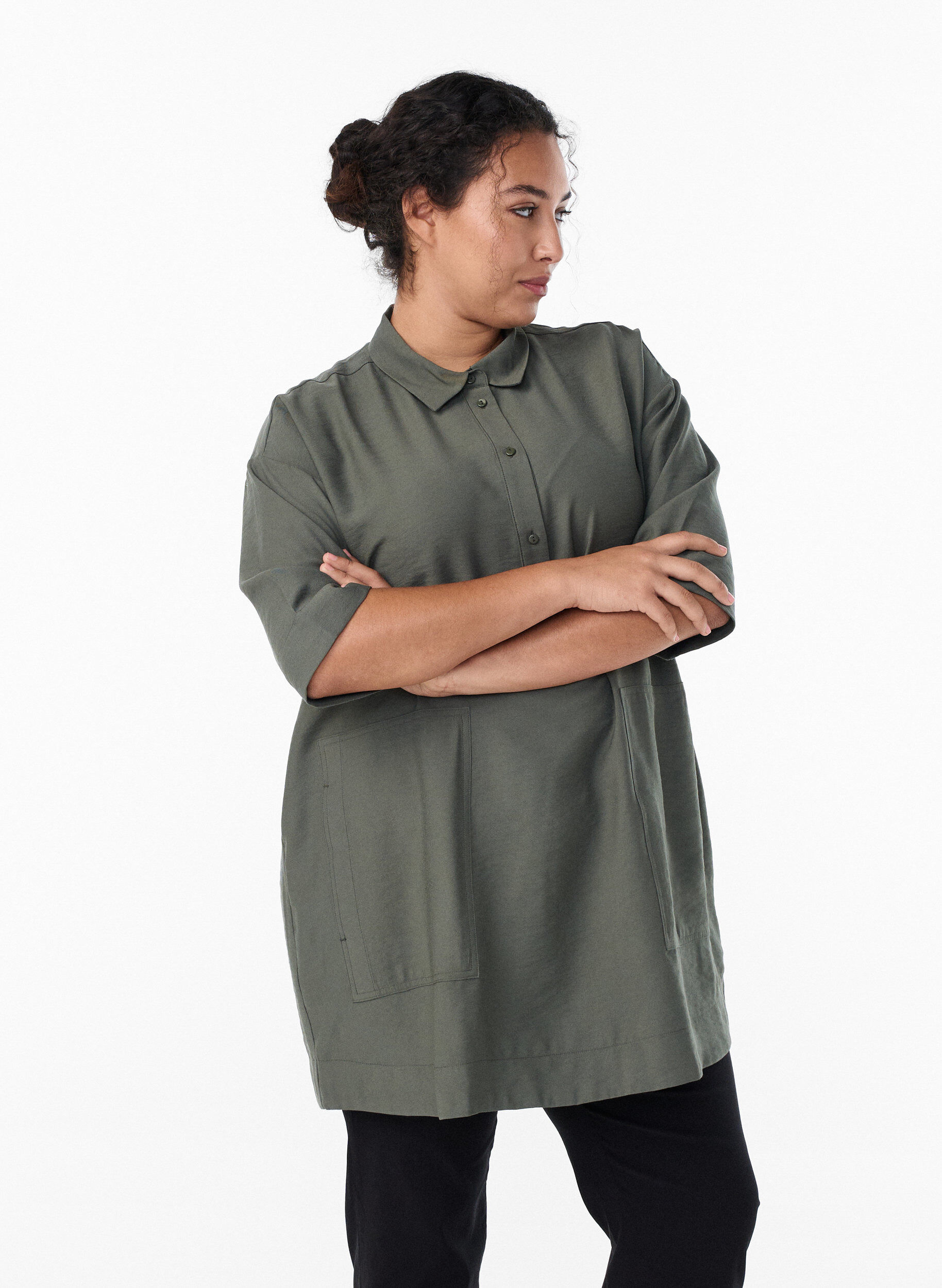 Tunic in viscose met zakken en kraag, Groen, Model