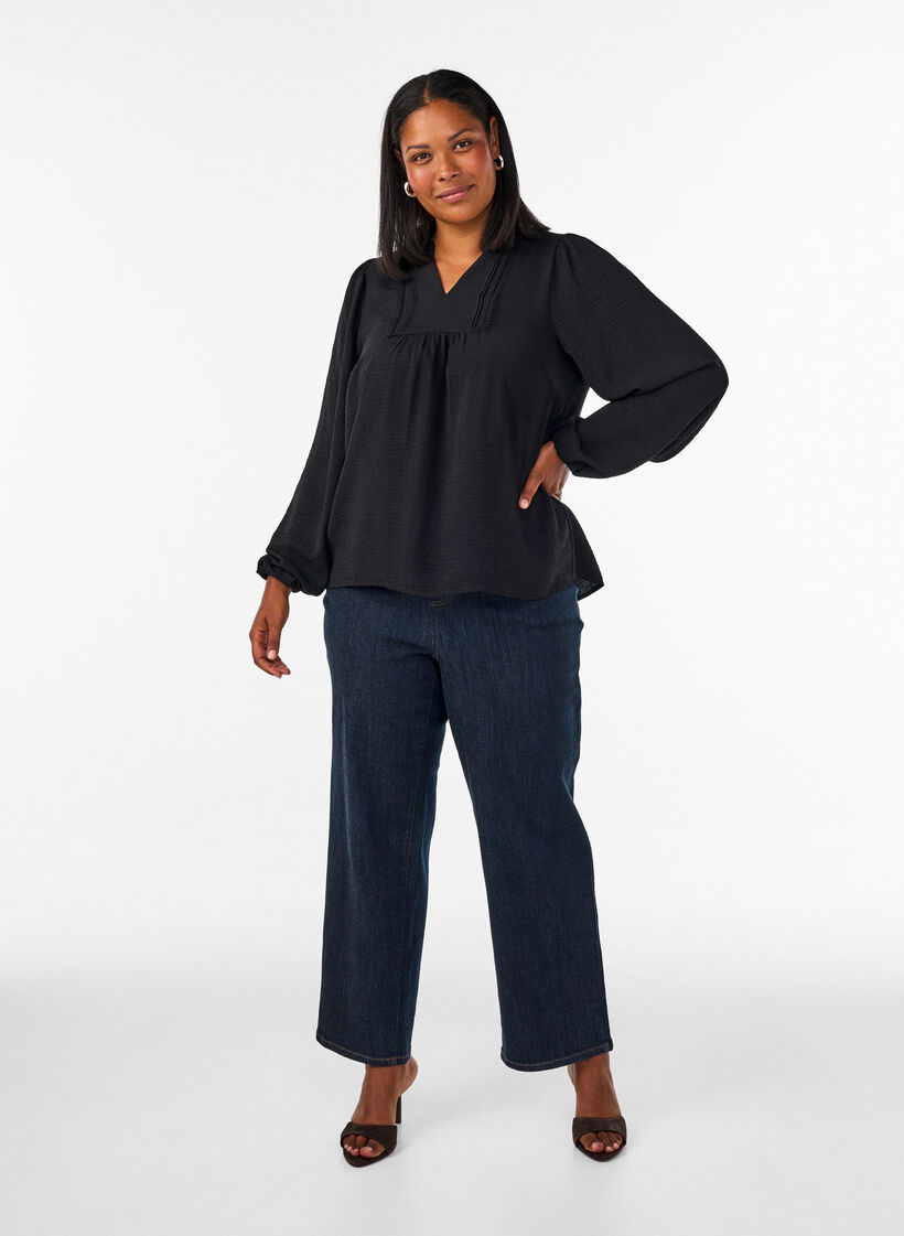 Blouse met V-hals en gehaakte sierband, Zwart, Model image number 1