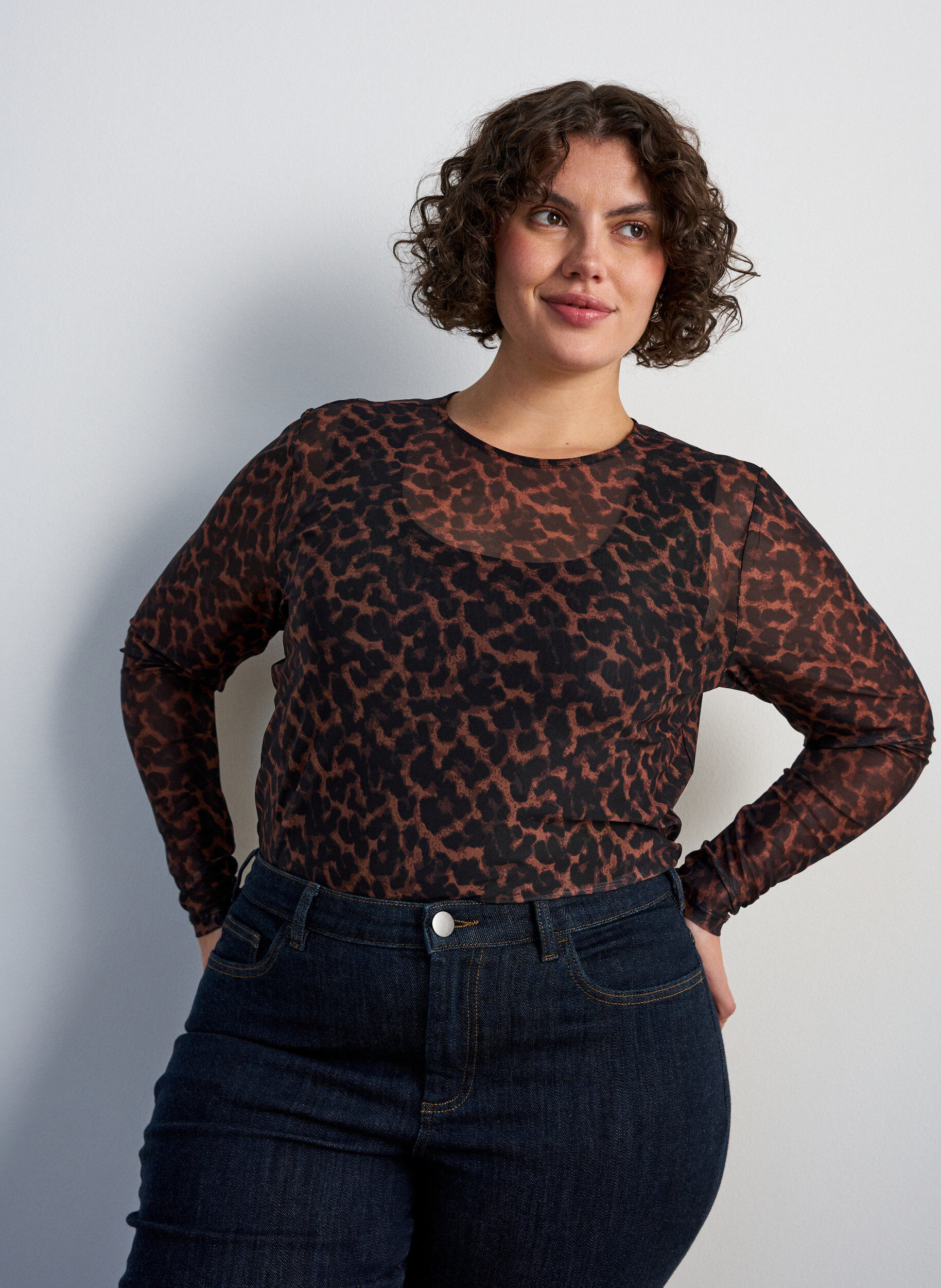 Mesh blouse met print, Bruin, Model