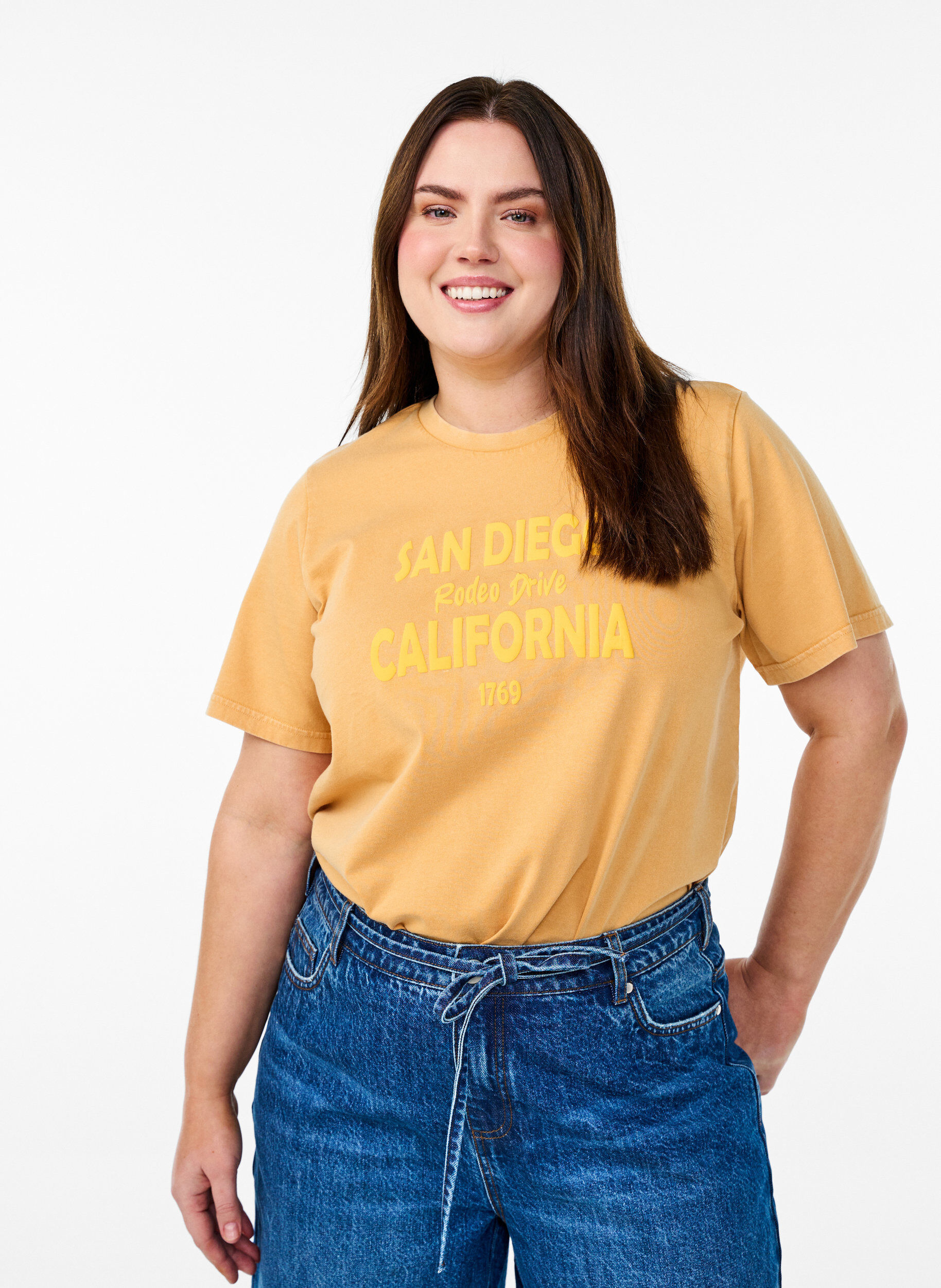 ZizziT-shirt in biologisch katoen met een coole print, Geel, Model image number 0