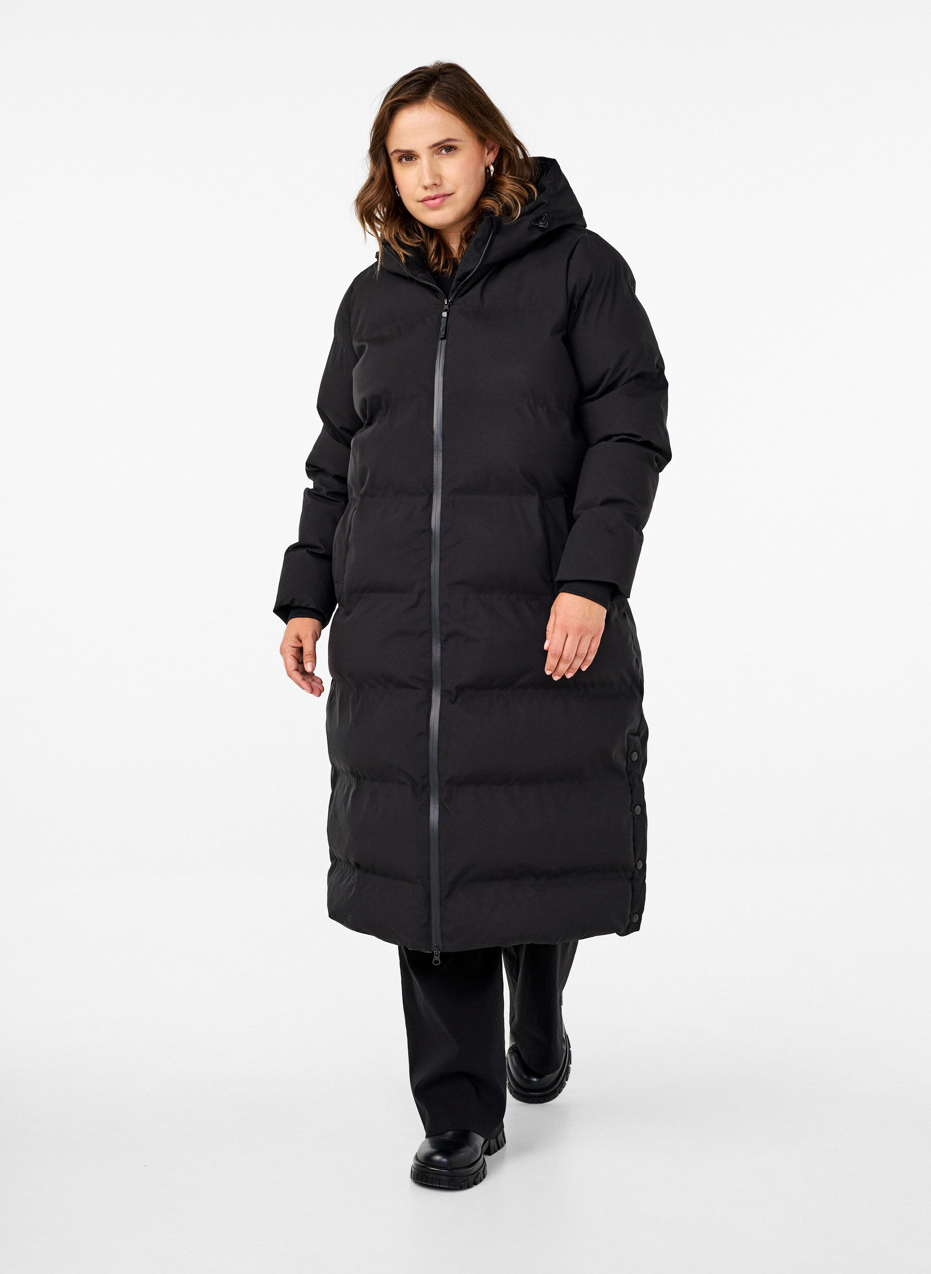 Lange puffer winterjas met capuchon, Zwart, Model