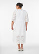 Robe midi en broderie anglaise &agrave; taille empire, Blanc, Model image number 1