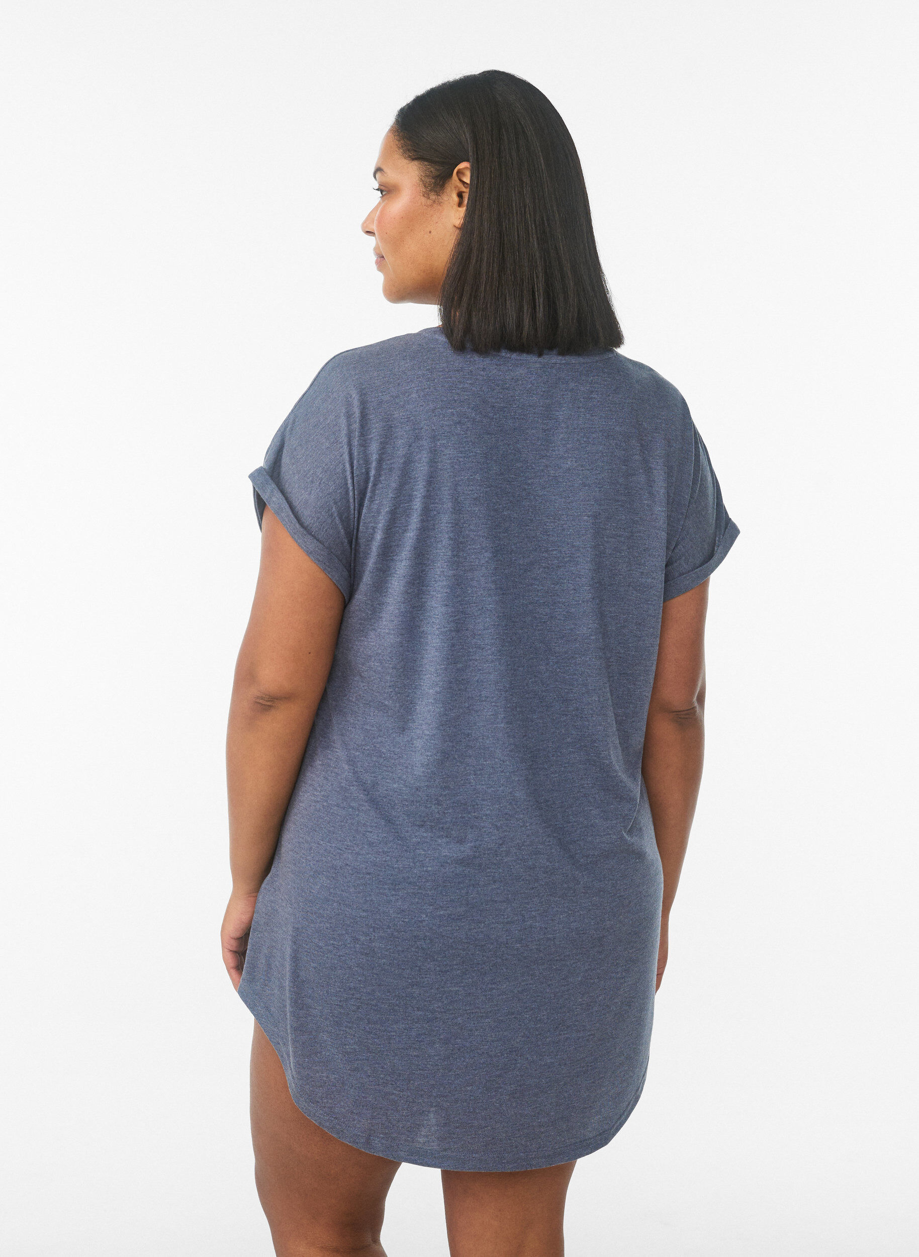 Zizzi Chemise de nuit &agrave; manches courtes avec imprim&eacute; de texte, Gris bleut&eacute;, Model image number 2