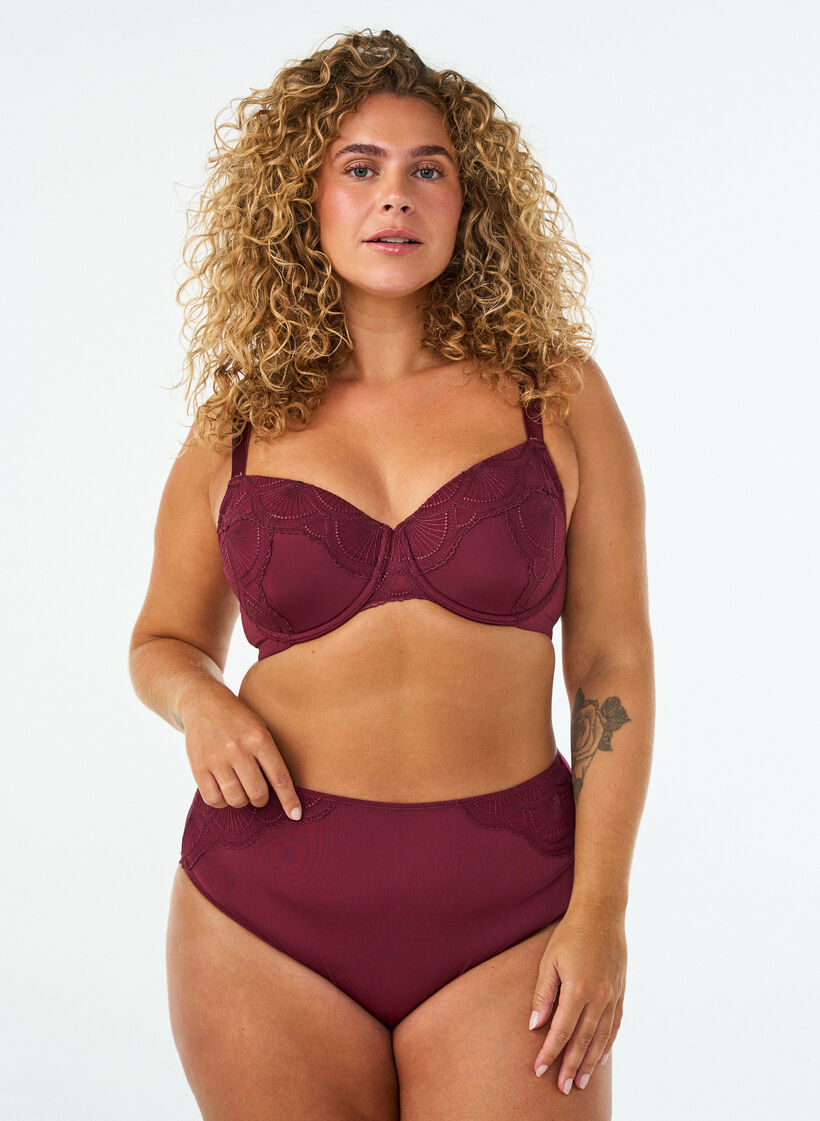 Voorgevormde beugel-bh met kant en U-rug, Rood, Model image number 1