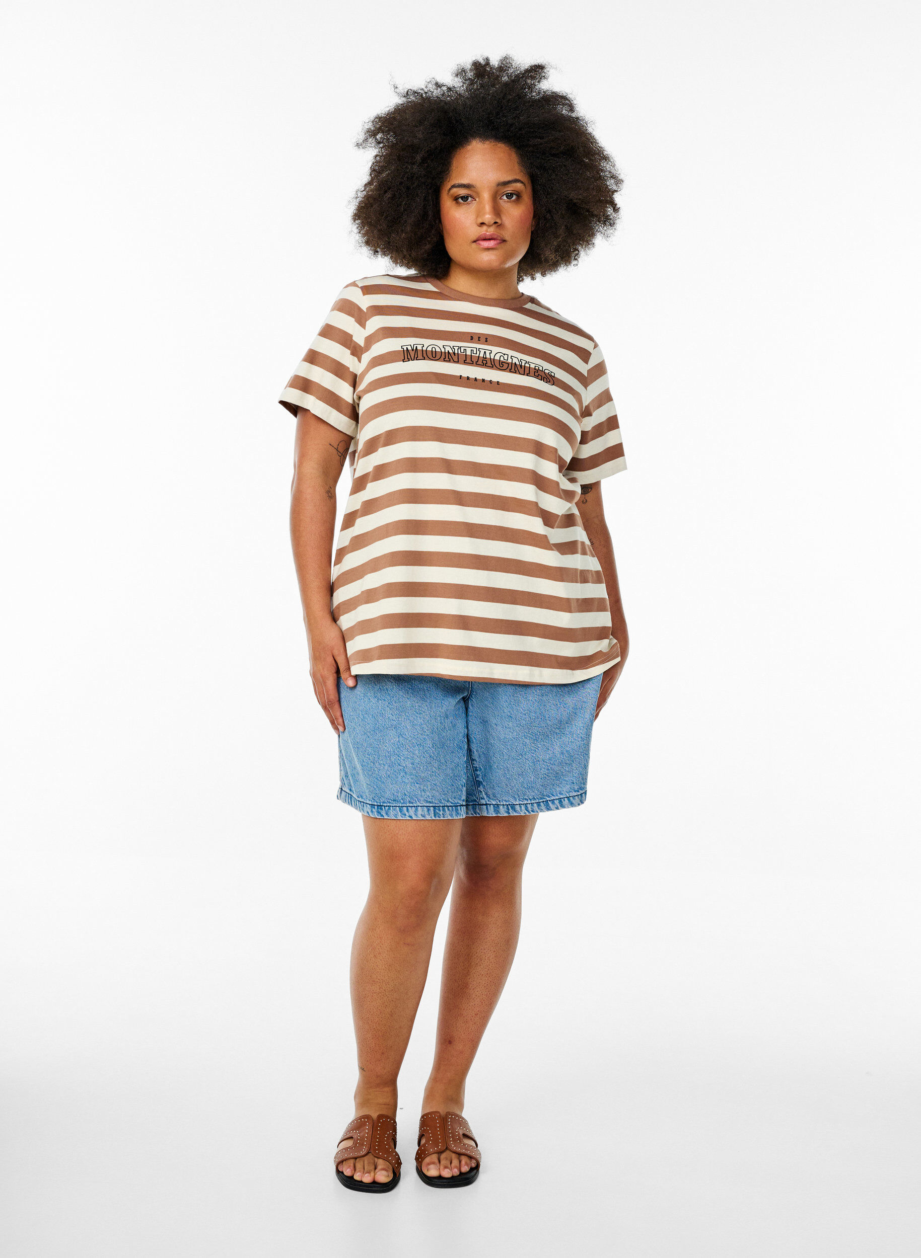 ZizziBiologisch katoenen T-shirt met strepen en tekst, Bruin, Model image number 1