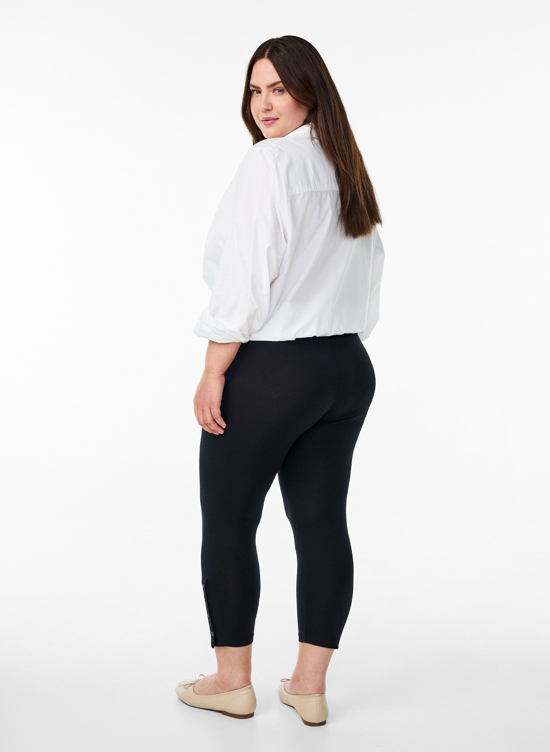 ZizziEen 3/4 legging met knopen, Zwart, Model image number 2