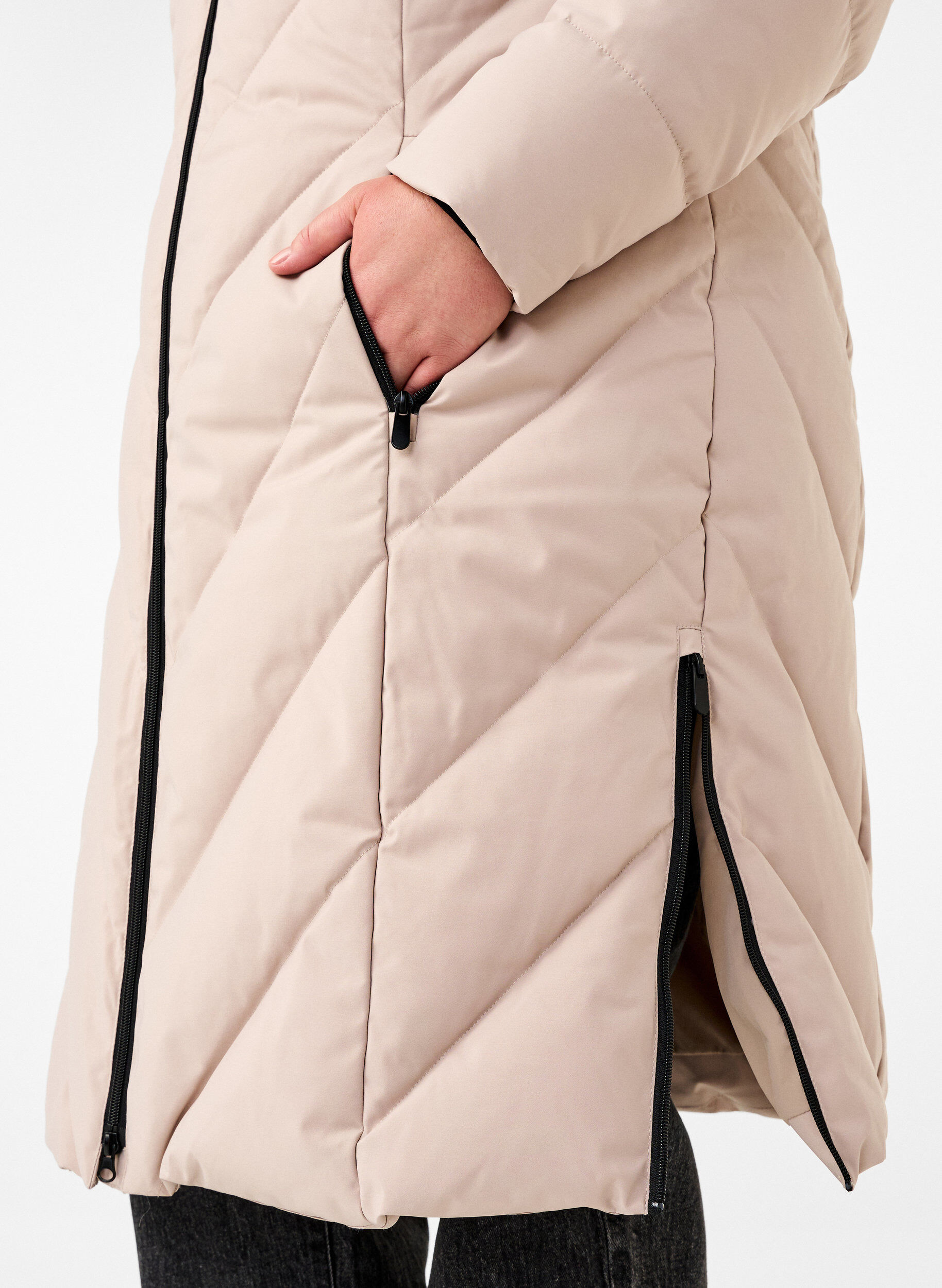 ZizziLange winterjas met haaksluitingen en een nep bontkraag, Beige, Model image number 3