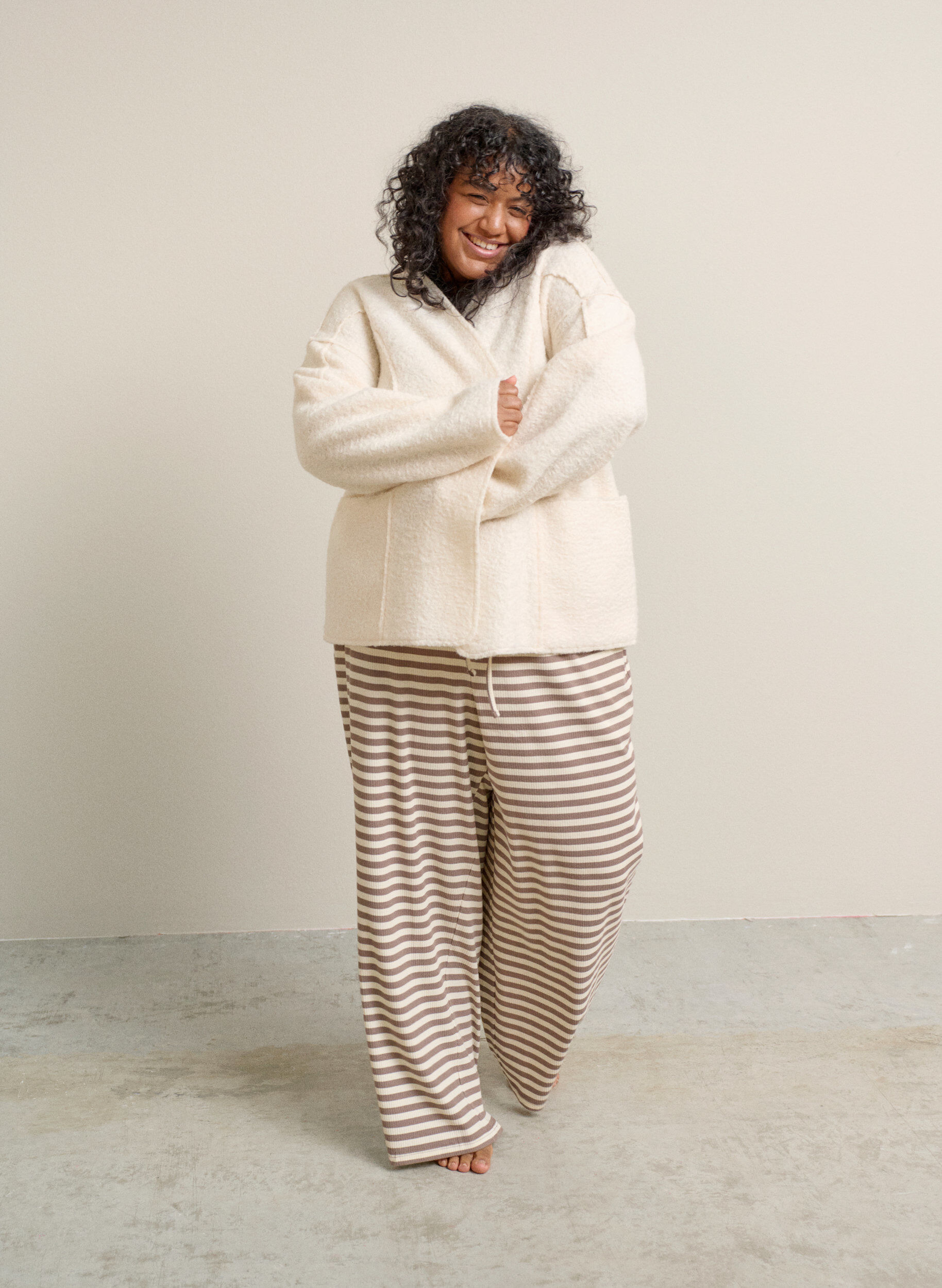 ZizziGestreepte pyjamabroek met een high waist en wijde pijpen, Beige, Image image number 0