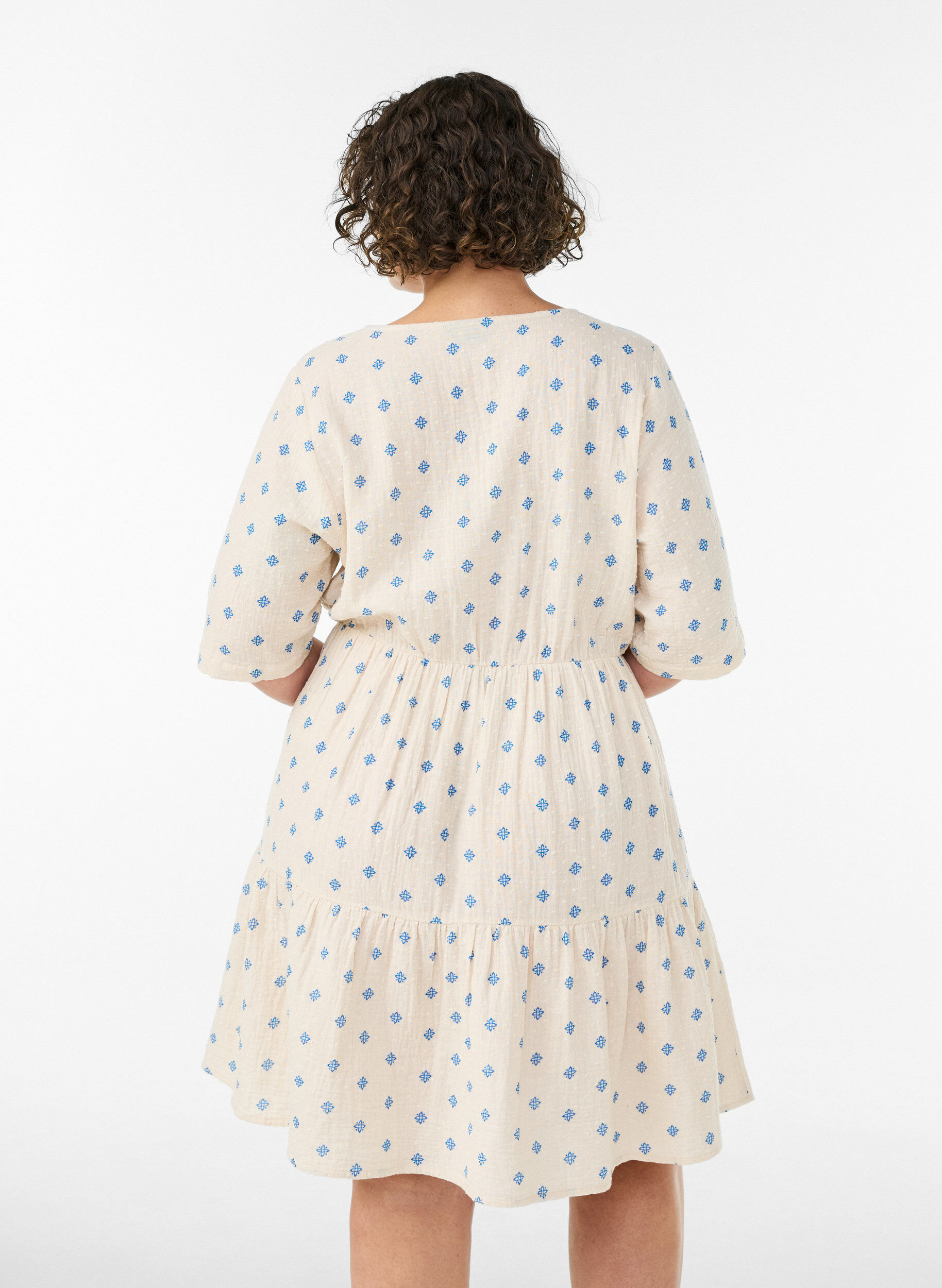 ZizziGebloemde katoenen jurk met een elastische taille, Beige, Model image number 2