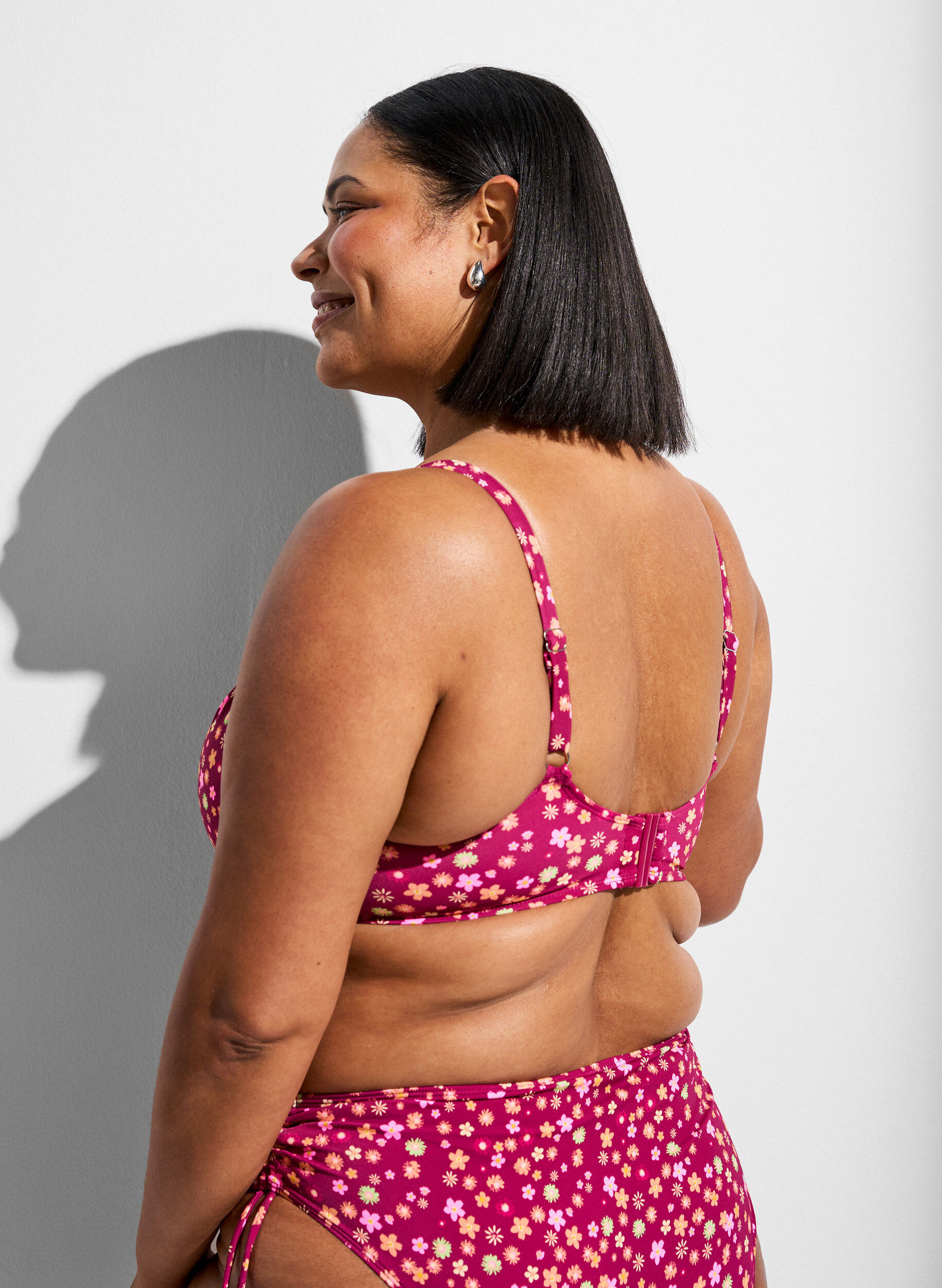 Zizzi Haut de bikini &agrave; armatures avec bretelles &agrave; nouer, Rouge, Model image number 2