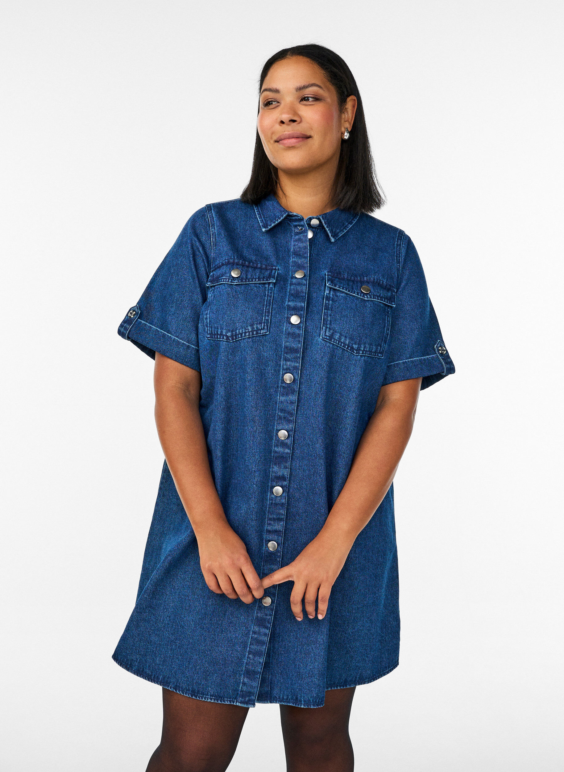 Denim jurk met korte mouwen en knopen, Blauw, Model