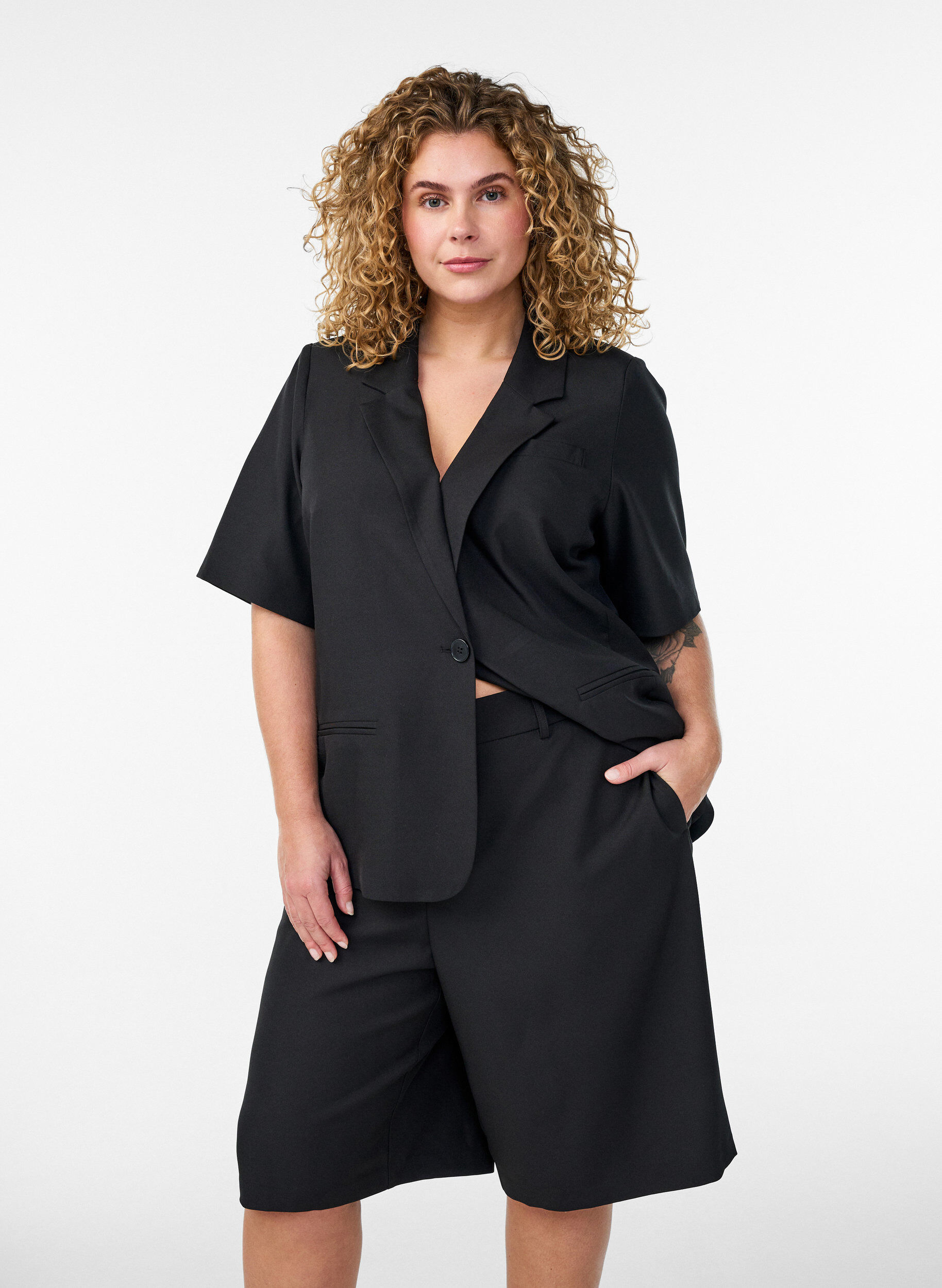 ZizziLosse Bermuda-shorts met hoge taille, Zwart, Model image number 0