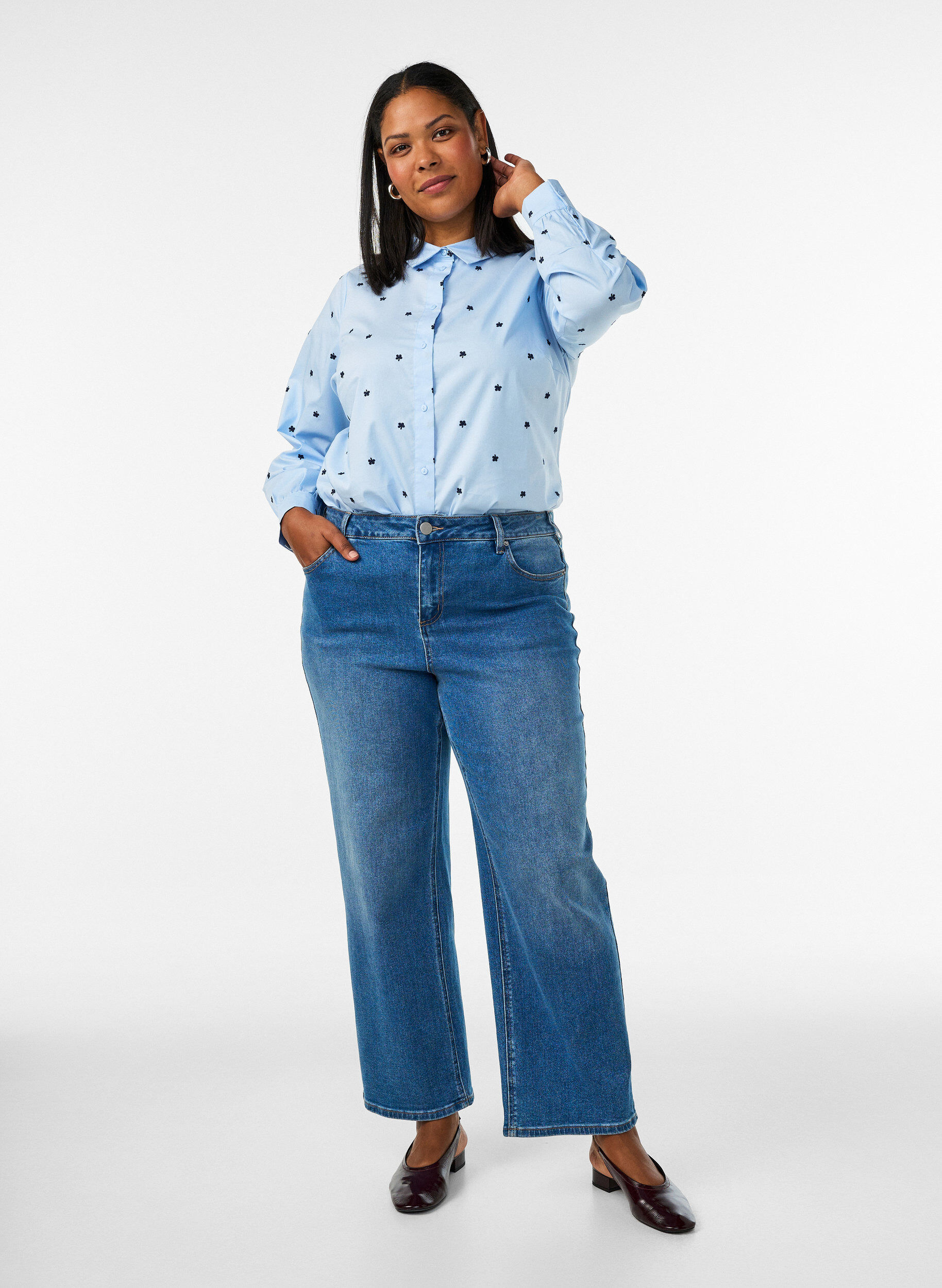 ZizziShirt met geborduurde bloemen, Blauw, Model image number 1