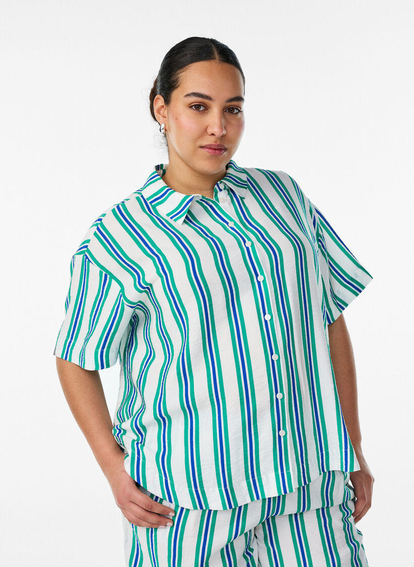 Chemise &agrave; rayures en viscose &agrave; manches courtes, Vanille, Model image number 0