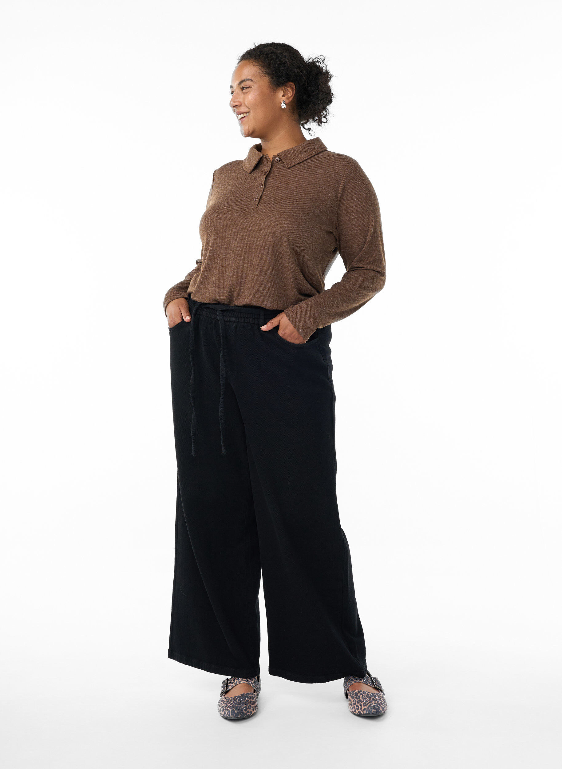 ZizziLange mouwen polo in stretchende geribde kwaliteit, Bruin, Model image number 1