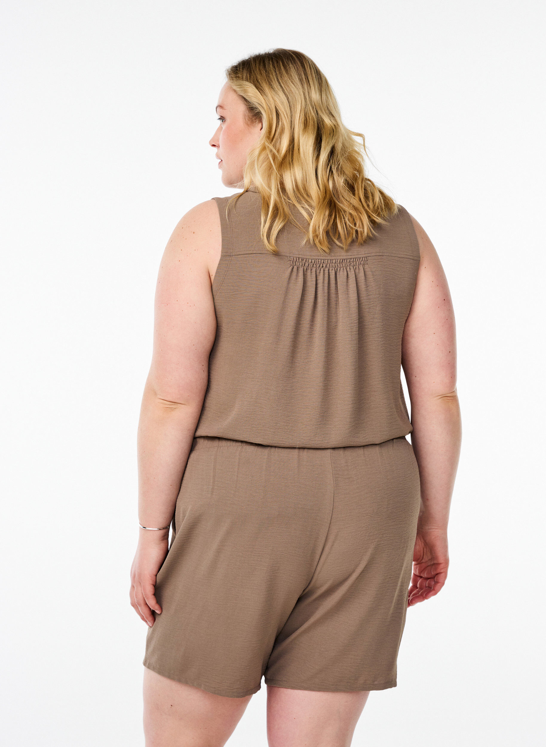 ZizziKorte broek met zakken en elastische tailleband, Bruin, Model image number 2