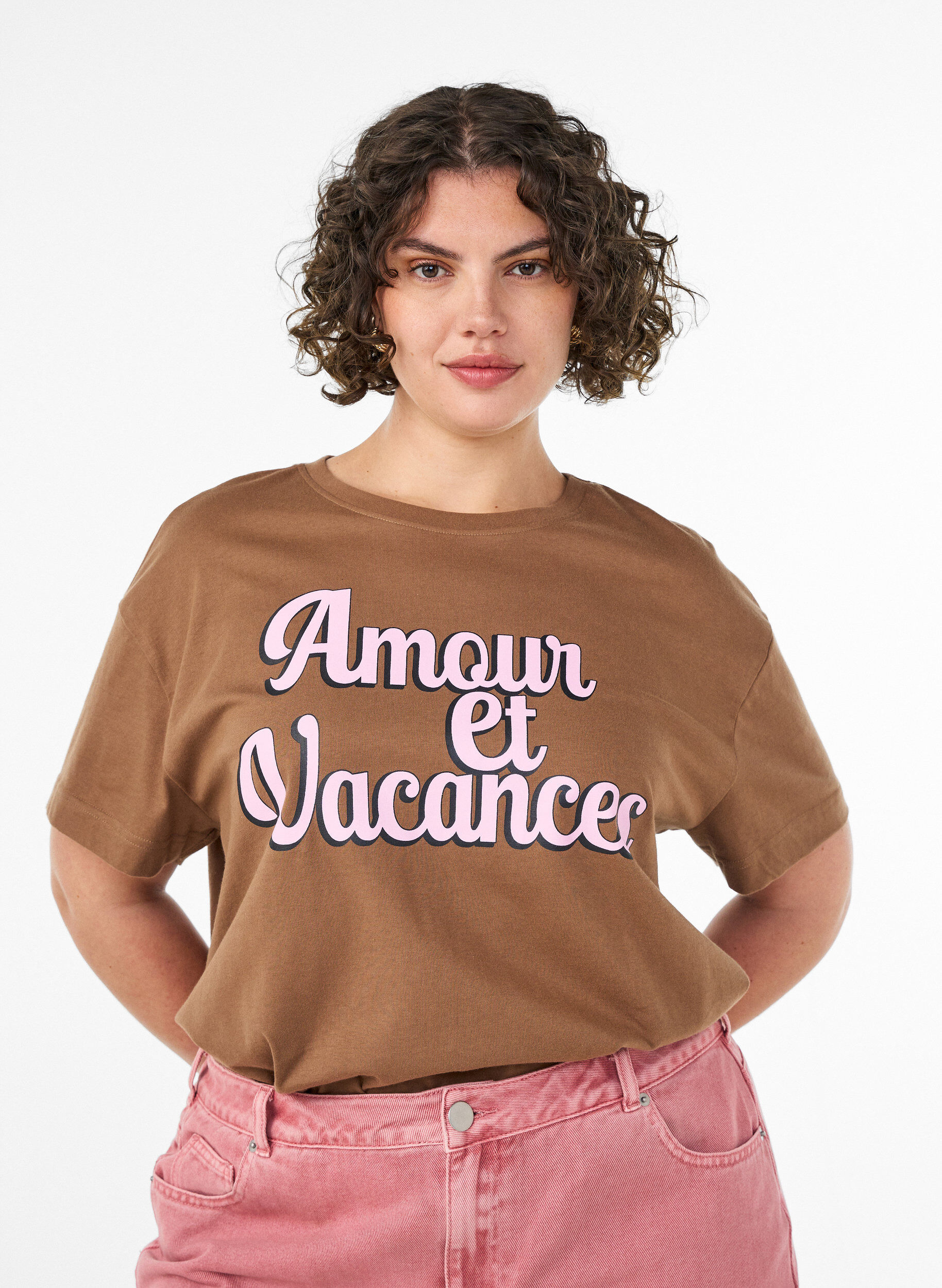 100% katoenen T-shirt met korte mouwen en print, Bruin, Model