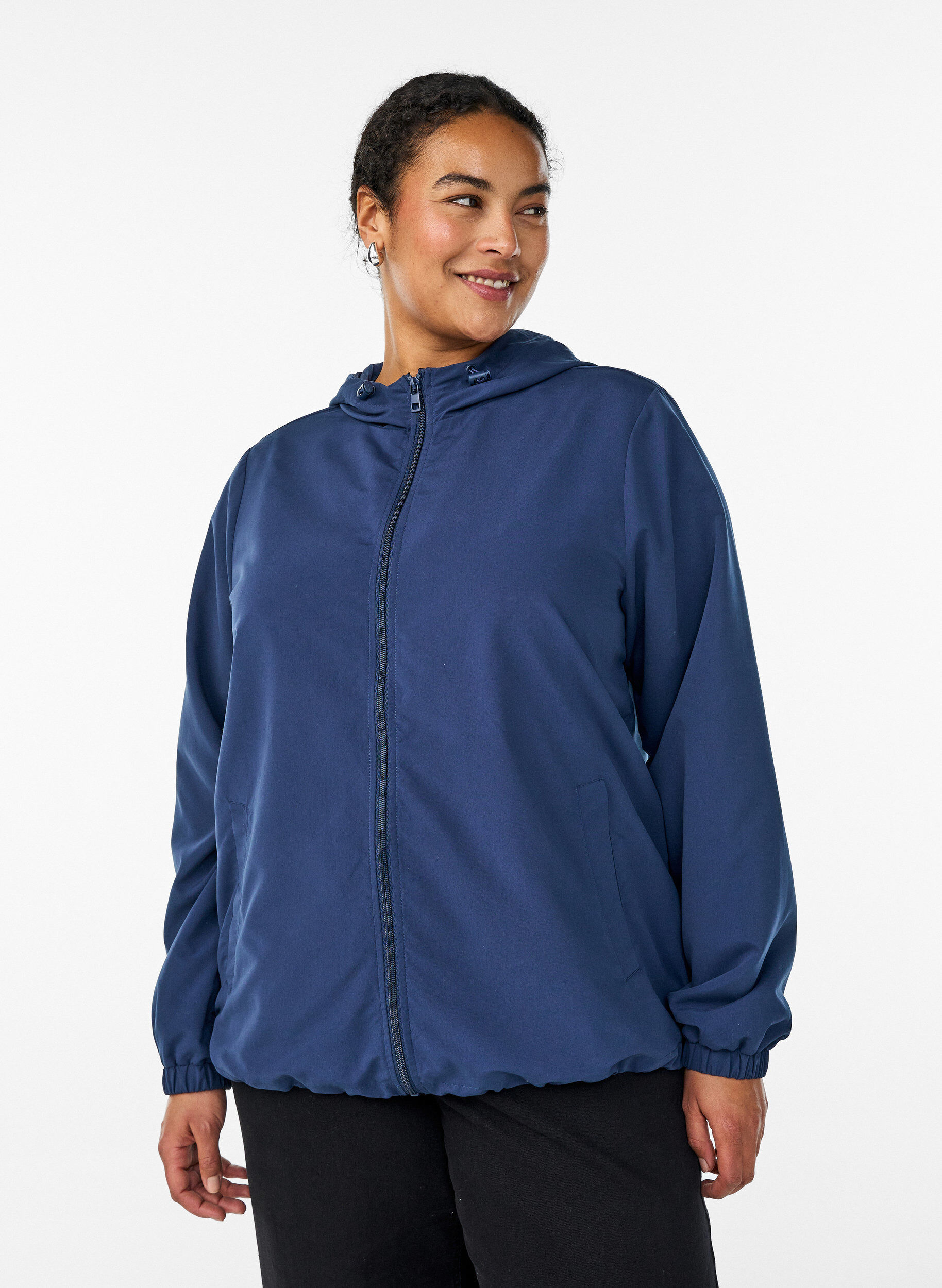 Lichtgewicht jas met een capuchon en ritssluiting, Blauw, Model