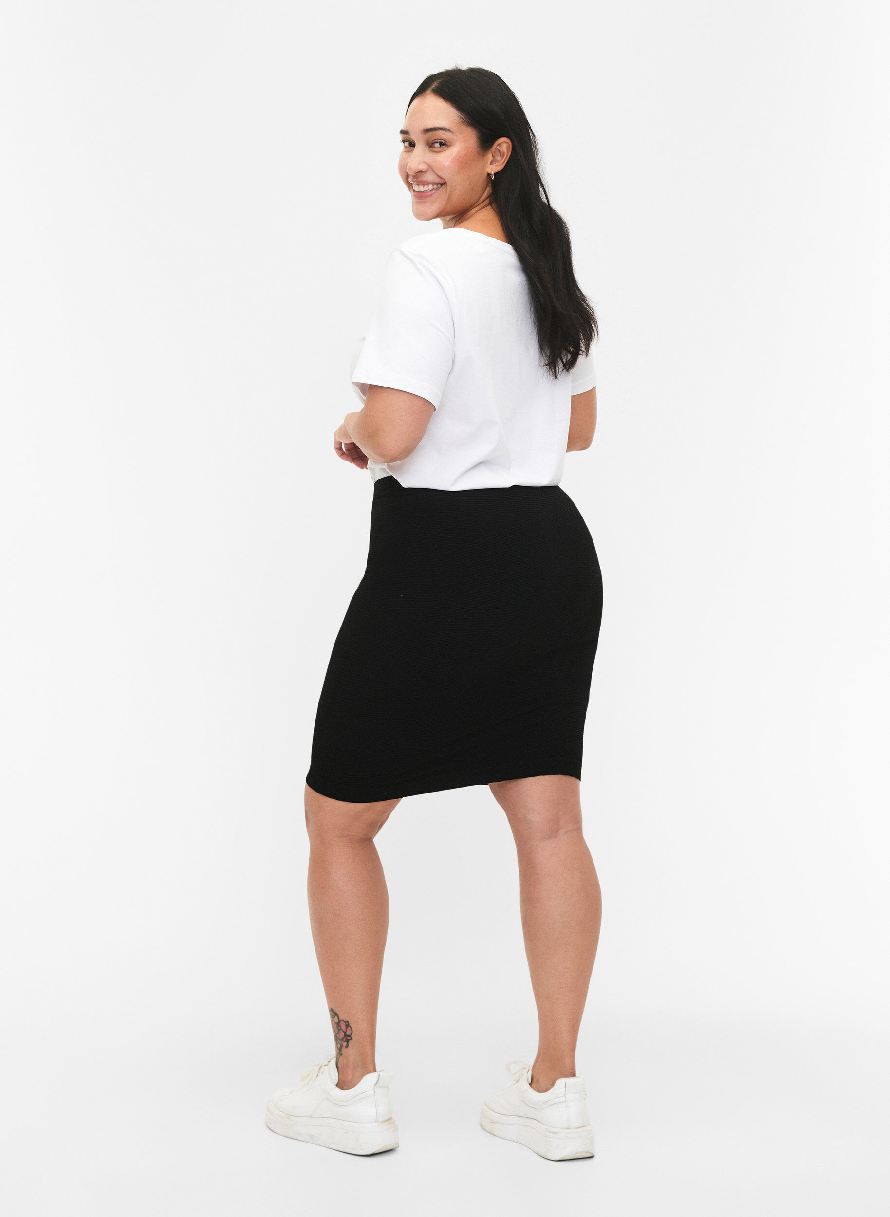 ZizziNauwsluitende naadloze rok, Black, Model image number 1